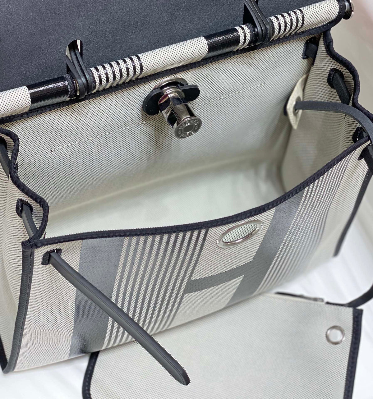 Herbag 31 Toile White Black Canvas Black Cowhide Leather
