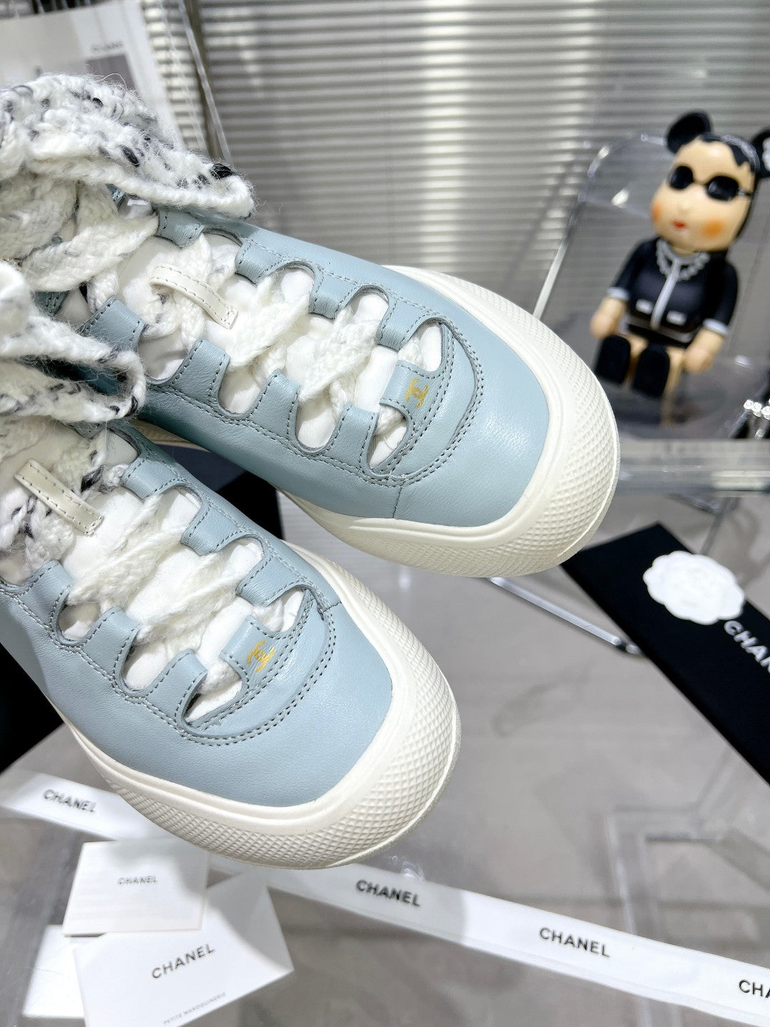 CC CANO ALTO SNEAKER IN BLUE POWDER CALFSKIN AND WHITE RUBBER