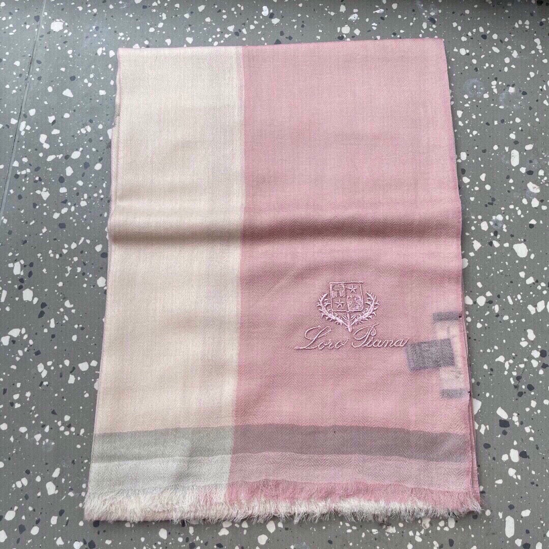 LP Quadrata Rainbow Scarf 200 CM In Beige Mix Light Pink Cashmere Silk 670019