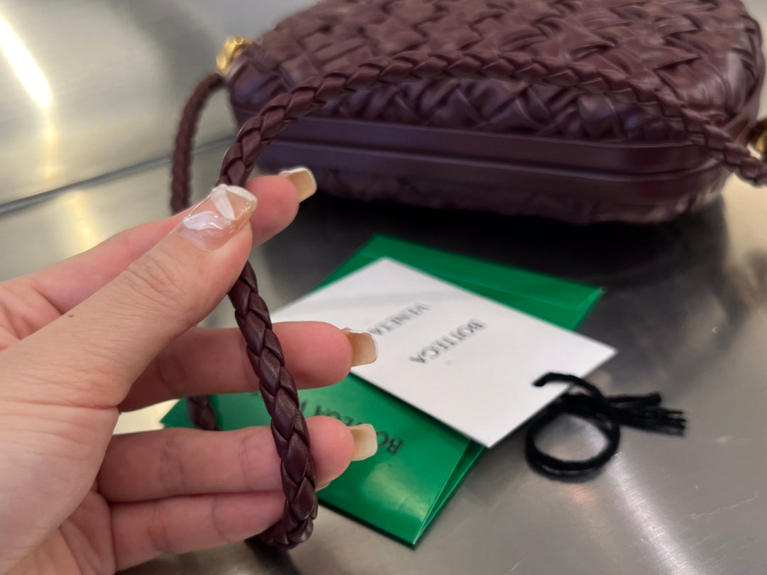 KNOT 20 IN BAROLO LAMBSKIN WITH CHAIN
