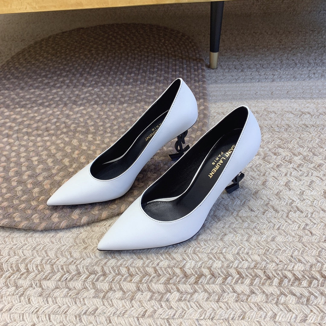 OPYUM BLACK HEEL PUMPS IN WHITE SMOOTH LAMBSKIN