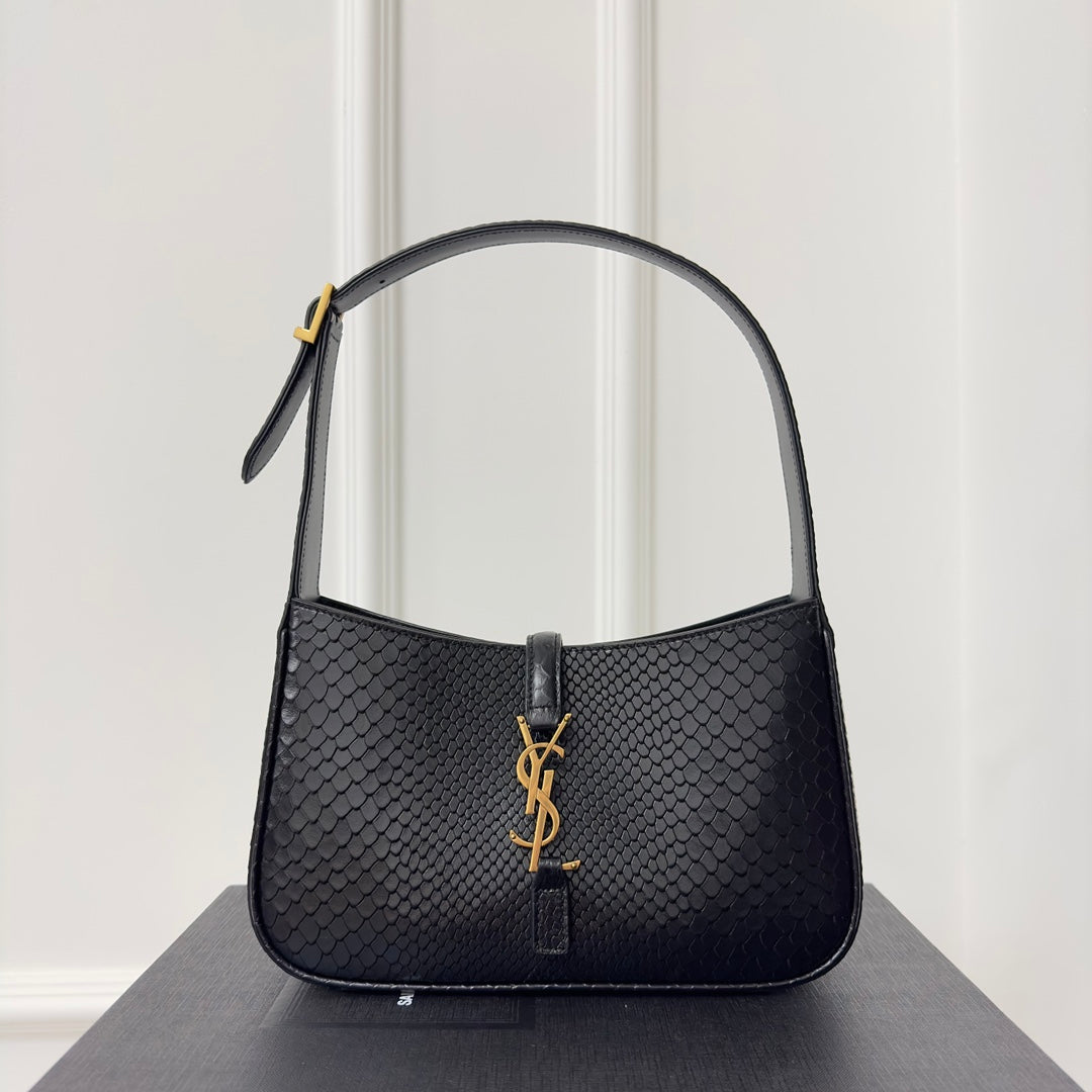 Le 5 a 7 24 Snake Black Lambskin Ghw