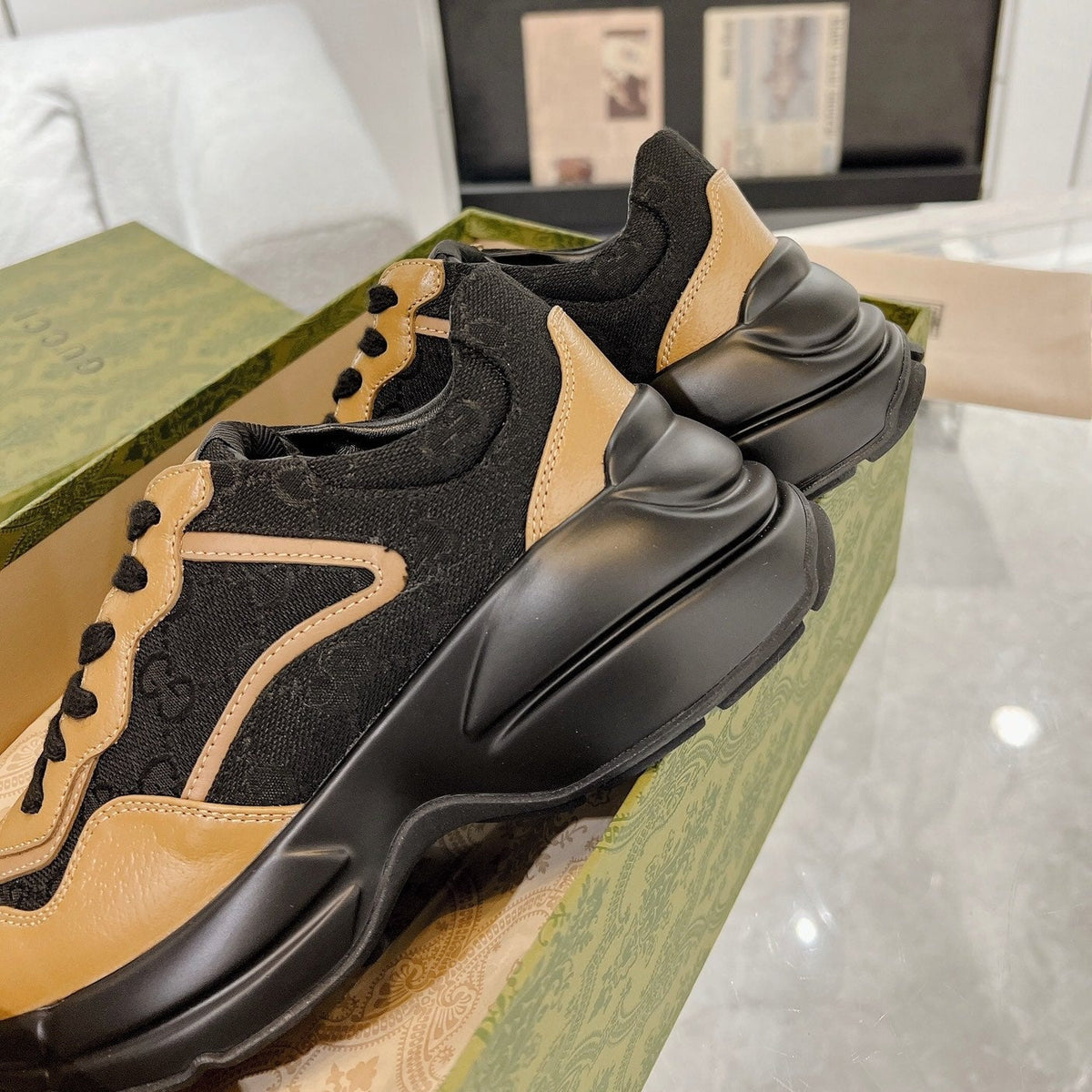 GG 100 RHYTON SNEAKER Black Caramel Brown
