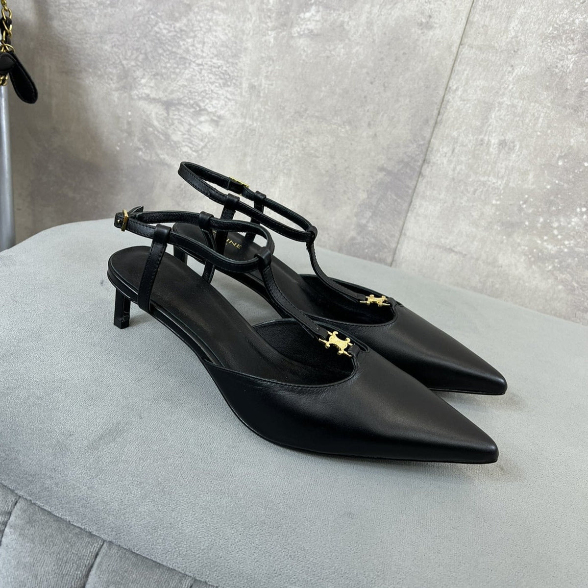 cl kitten t-bar 45 black calfskin