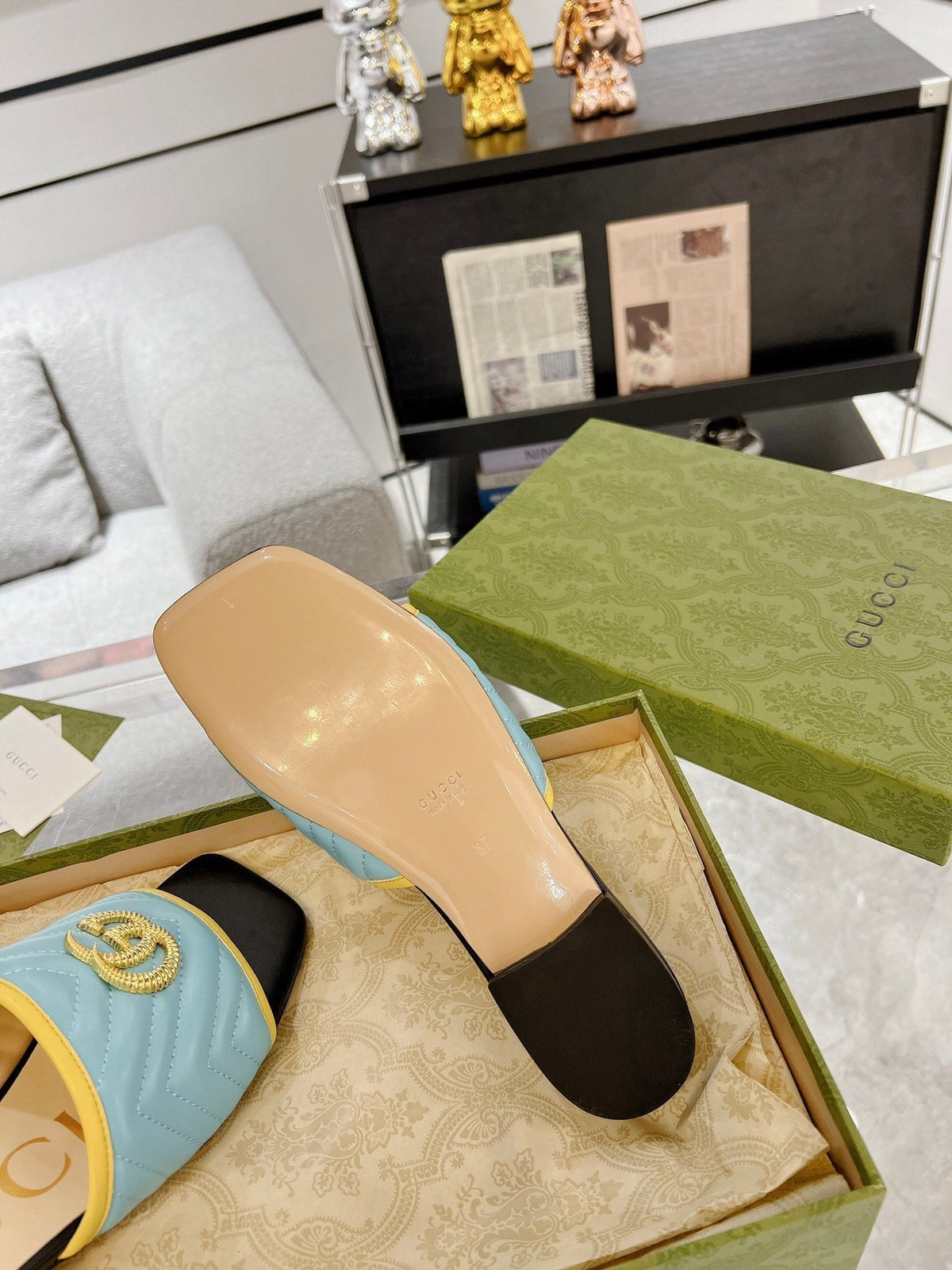 GG EXCLUSIVE SLIDE SANDAL SKY AND BLACK CALFSKIN