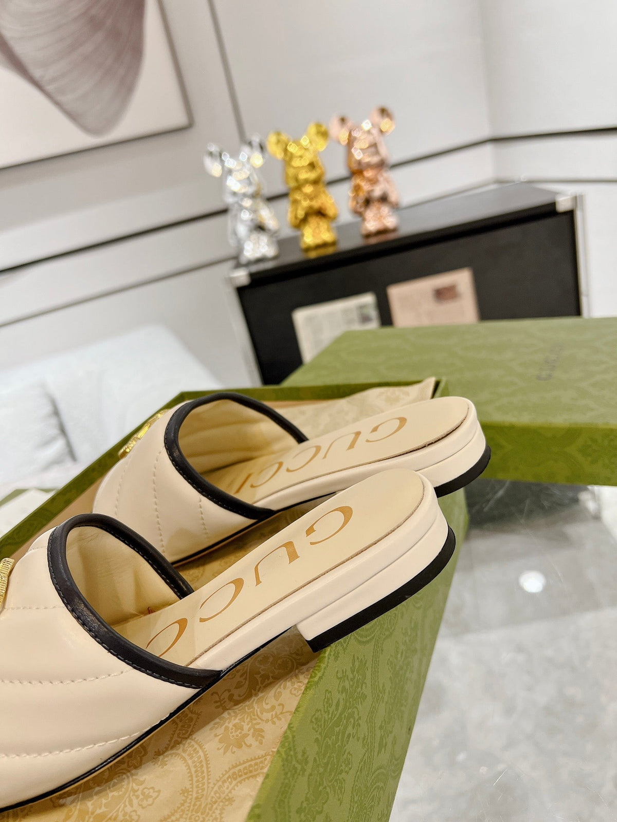 GG EXCLUSIVE SLIDE SANDAL IVORY CALFSKIN