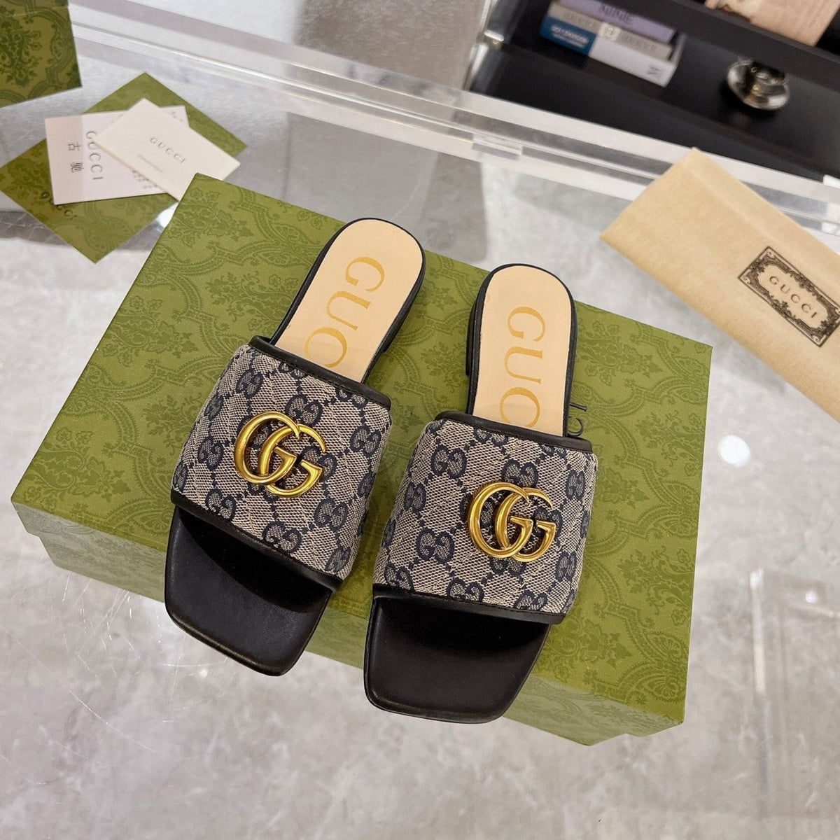 GG EXCLUSIVE SLIDE SANDAL BLACK AND CHARCOAL FABRIC
