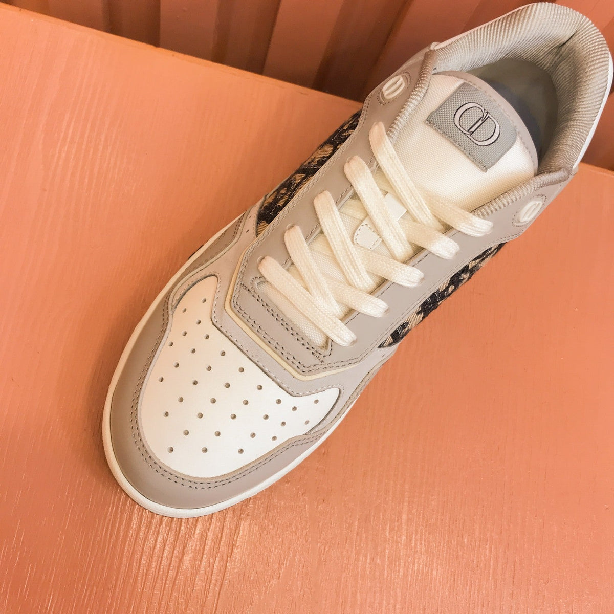 CD B27 LOW-TOP SNEAKER GRAY-BEIGE CALFSKIN
