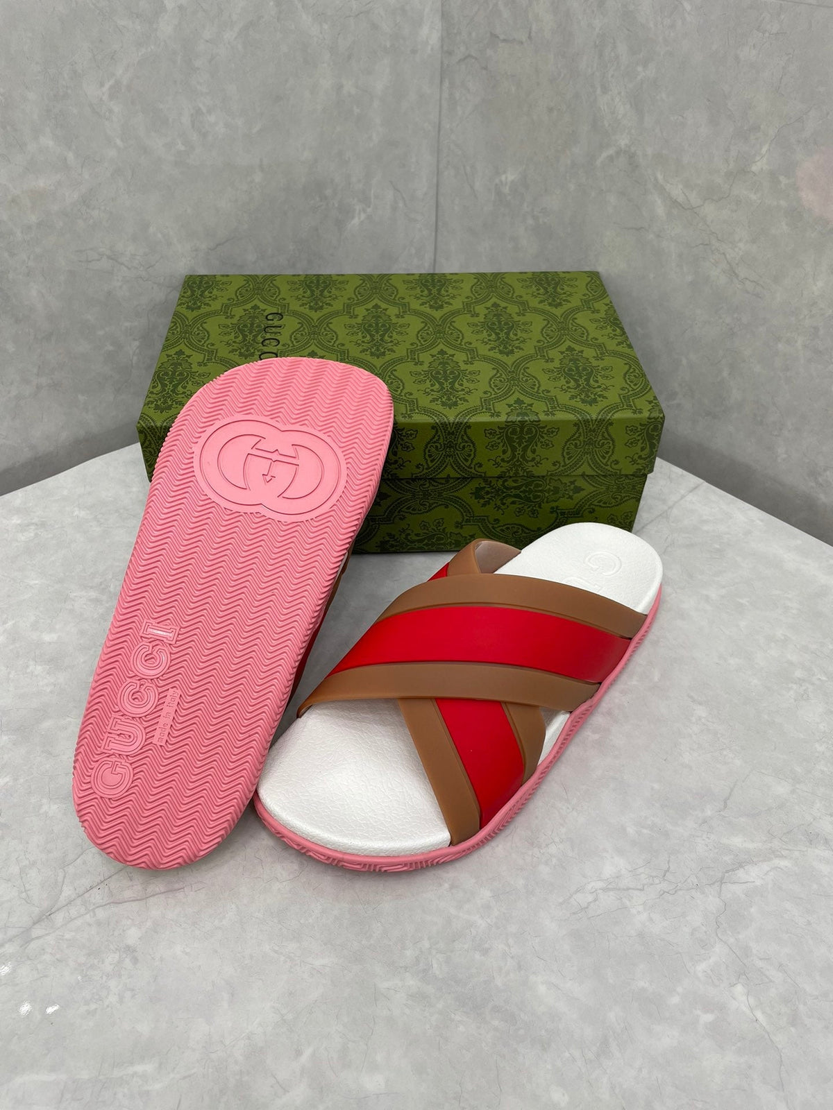 Gucci 2026 GG Unisex Woven Rubber Slippers 788222