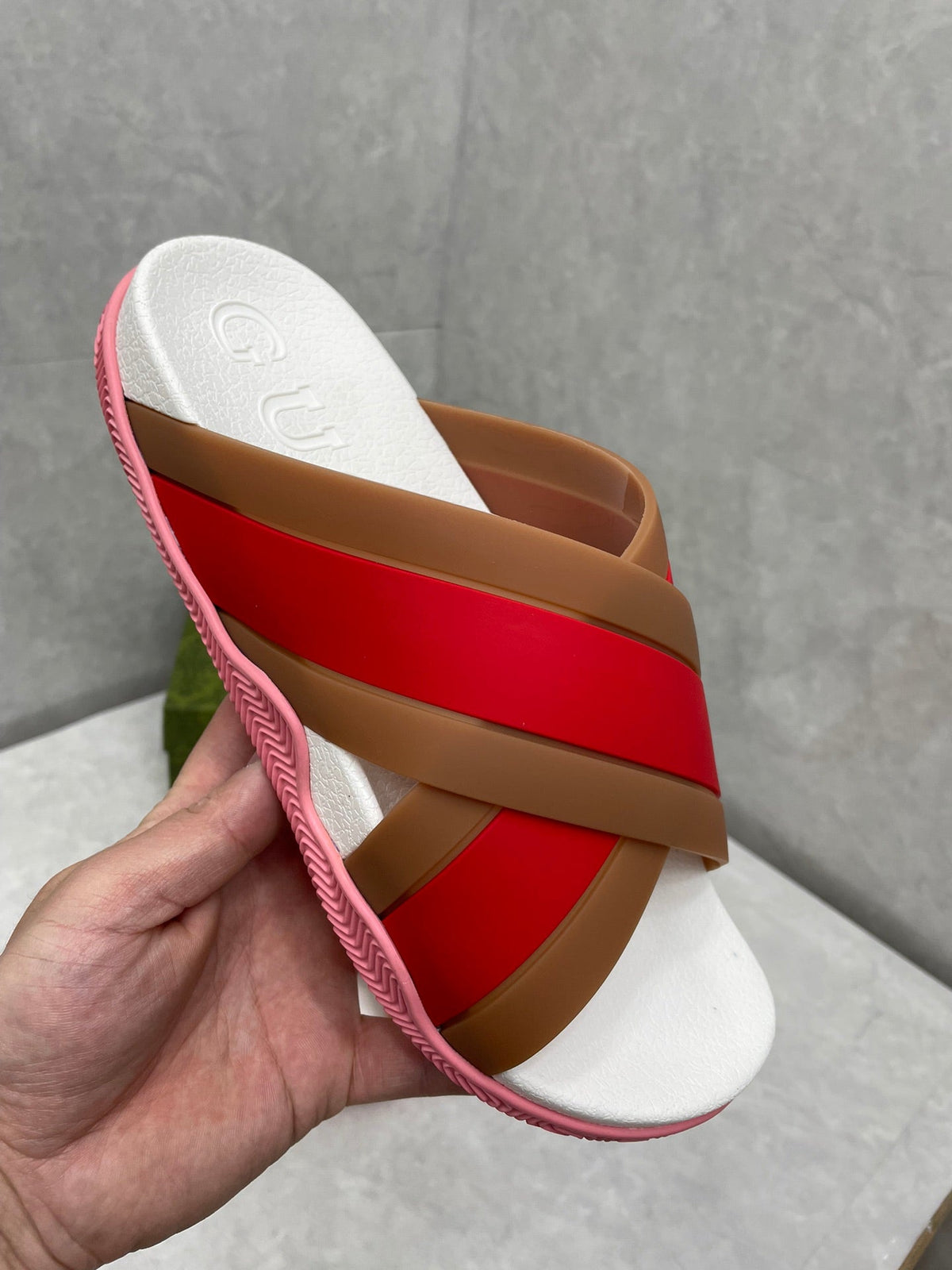 Gucci 2026 GG Unisex Woven Rubber Slippers 788222