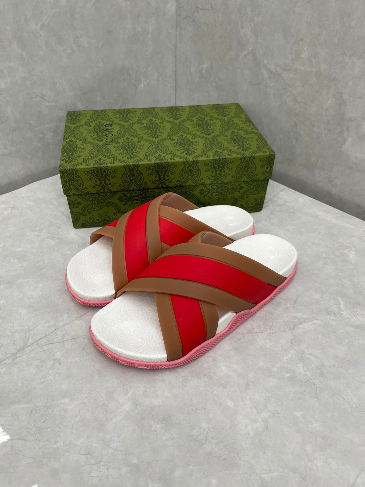 Gucci 2026 GG Unisex Woven Rubber Slippers 788222
