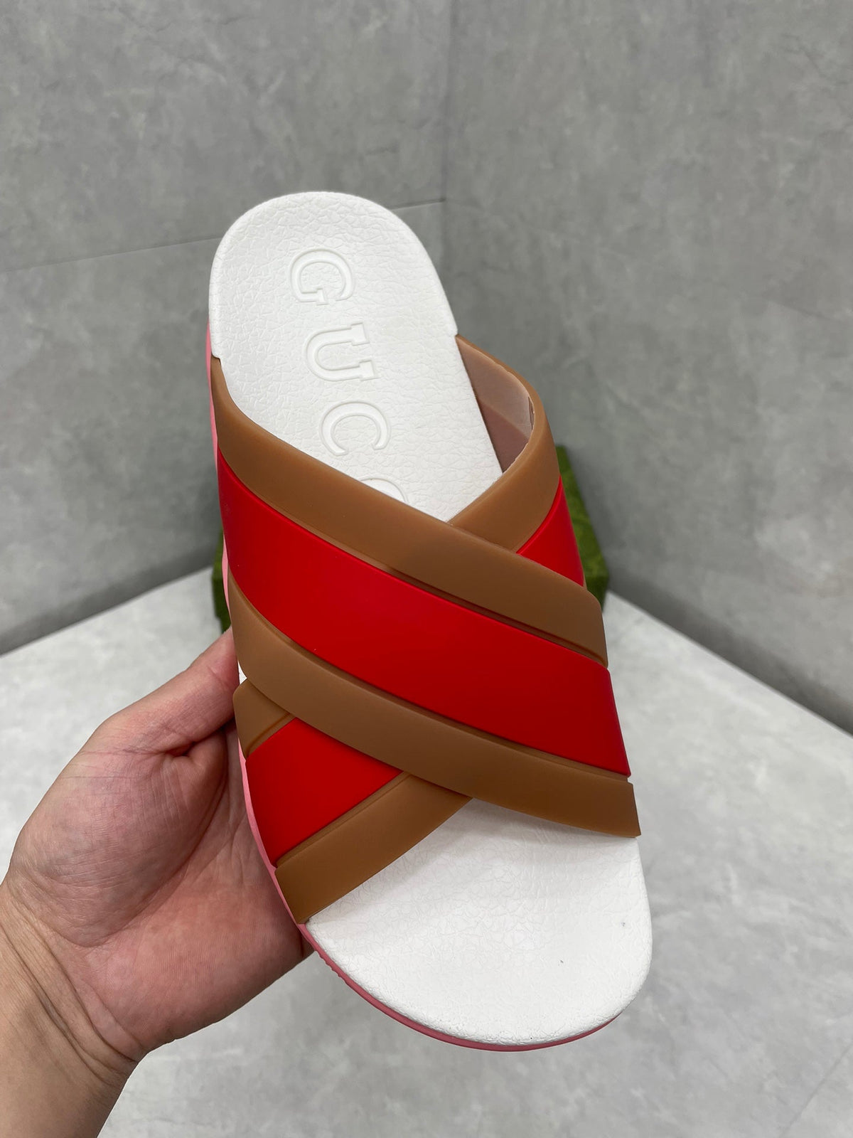 Gucci 2026 GG Unisex Woven Rubber Slippers 788222