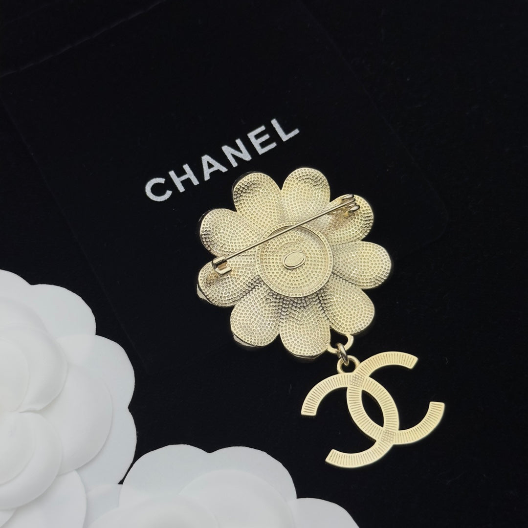 CC Brooch Gold Black 173224