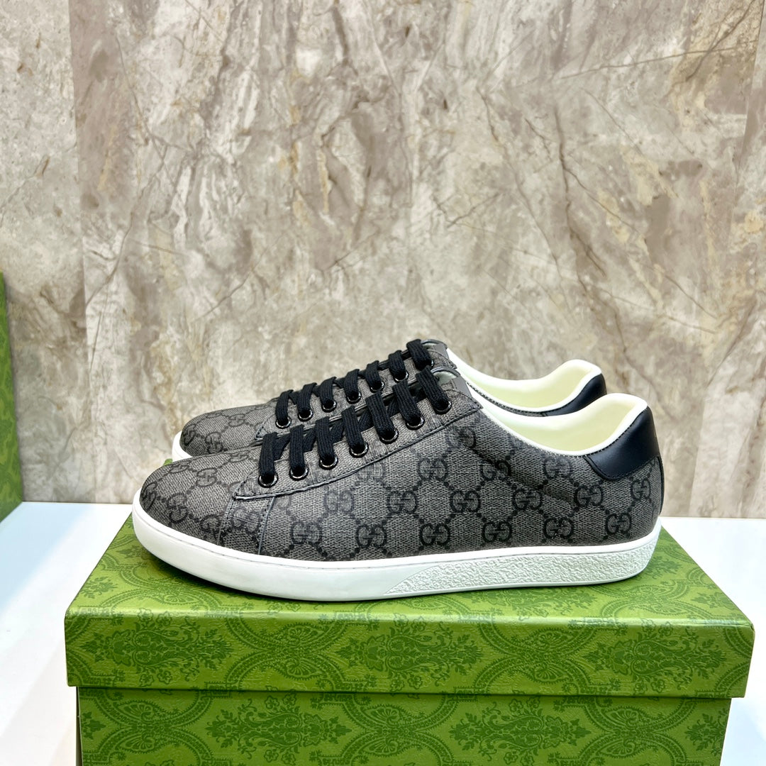 GG Men's Supreme Sneaker Black Canvas 525926