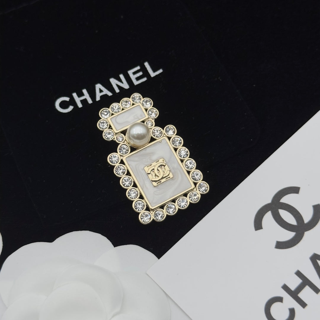 CC Brooch Gold 174157