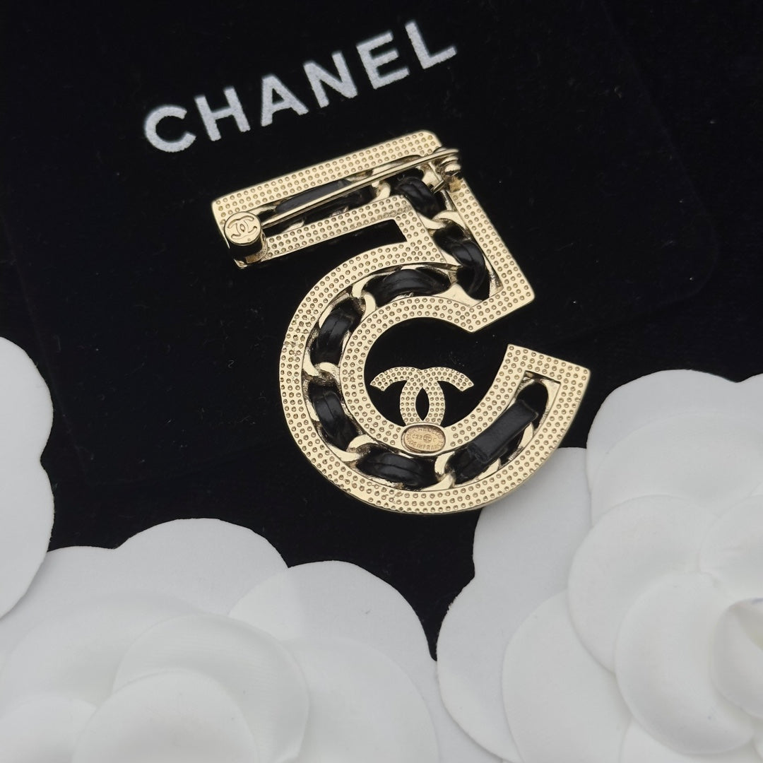 CC Brooch Gold 174155