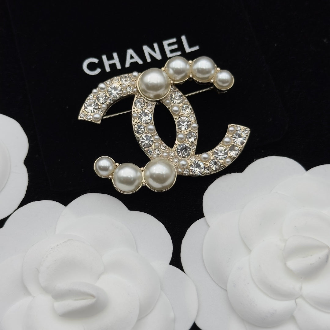 CC Brooch Gold 174302