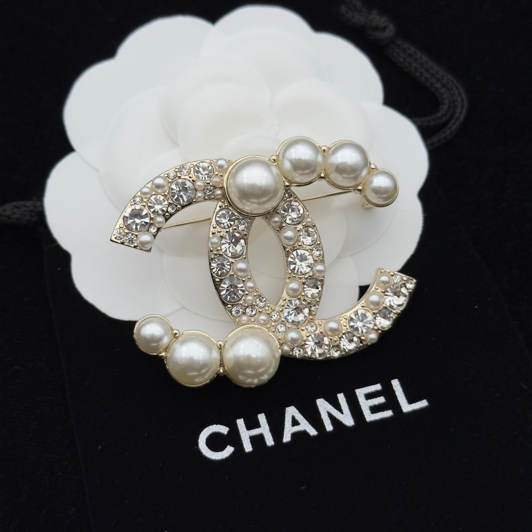 CC Brooch Gold 174302
