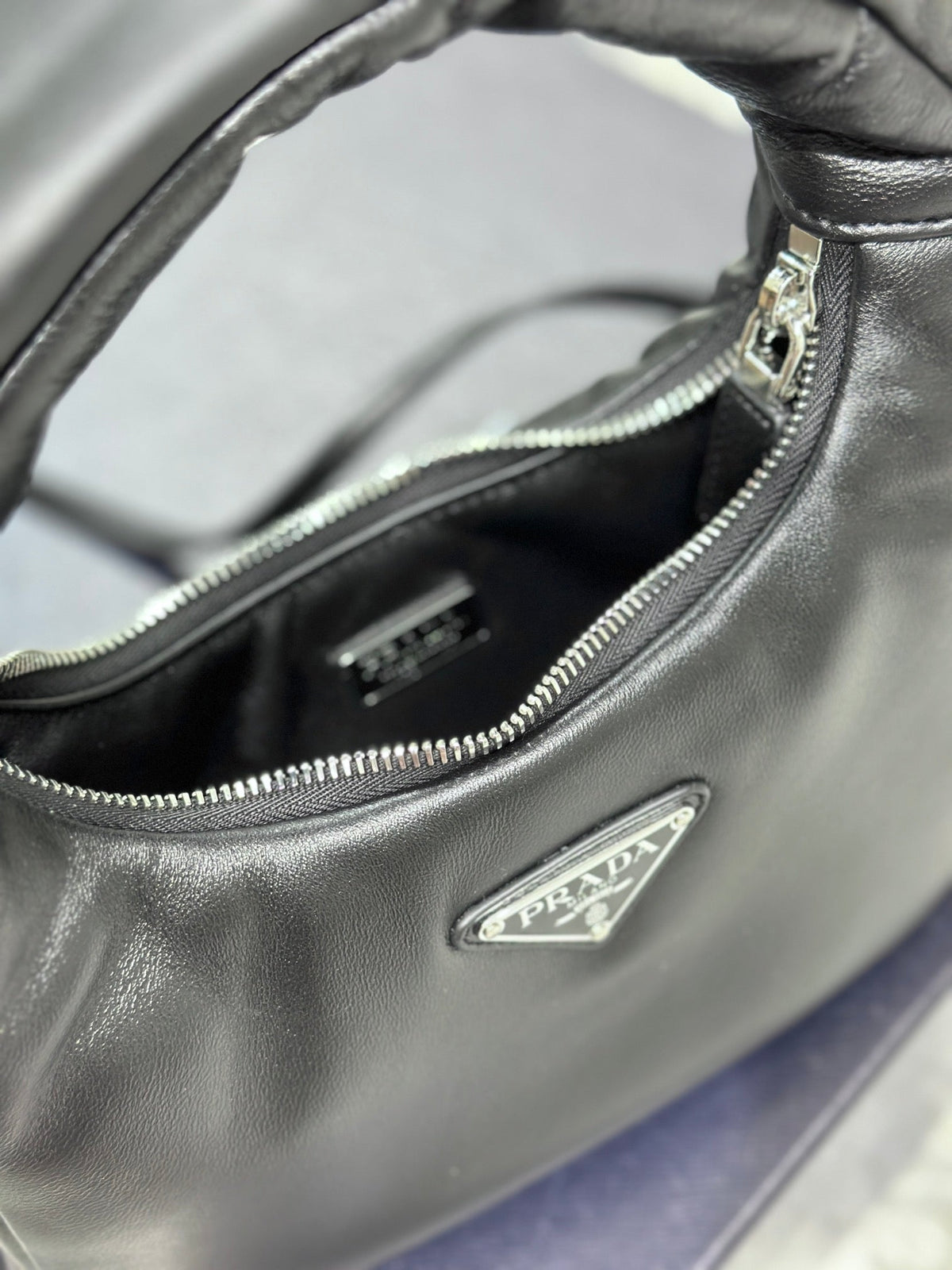 HOBO BAG 21 IN BLACK SOFT LAMBSKIN