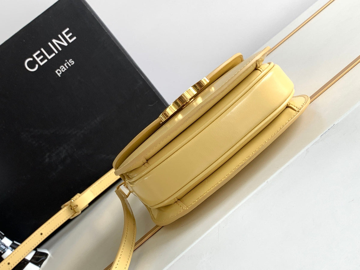 TEEN CHAIN BESACE TRIOMPHE 15.5CM YELLOW CALFSKIN