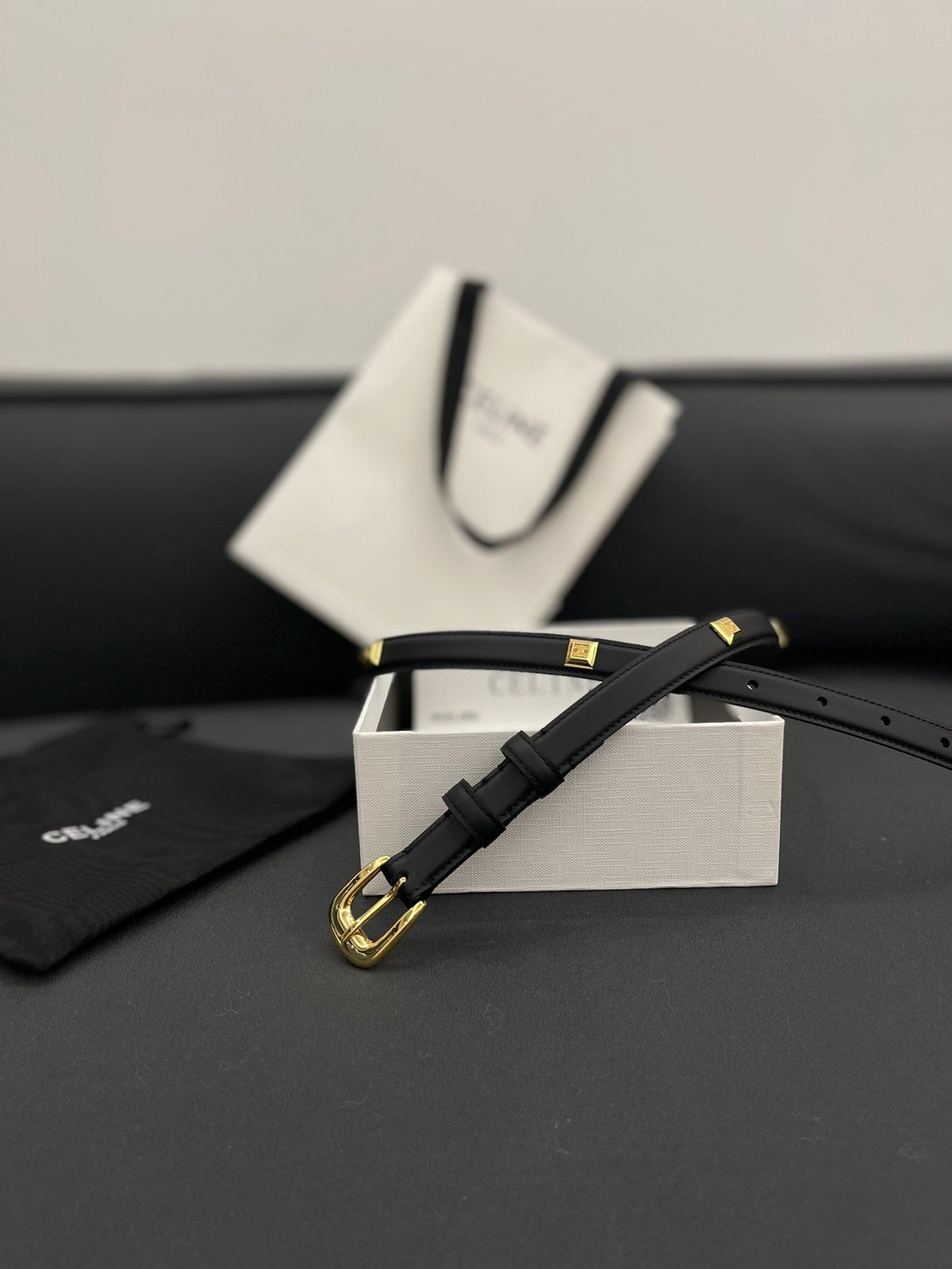 CL SMALL 18 MM TRIOMPHE BELT IN TAURILLON BLACK LEATHER GOLD HARDWARE