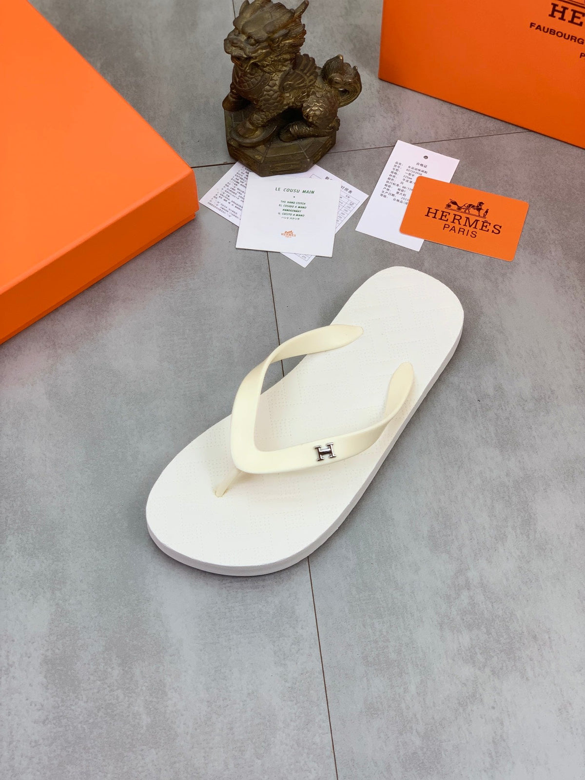 HM THONG SLIPPERS WHITE RUBBER