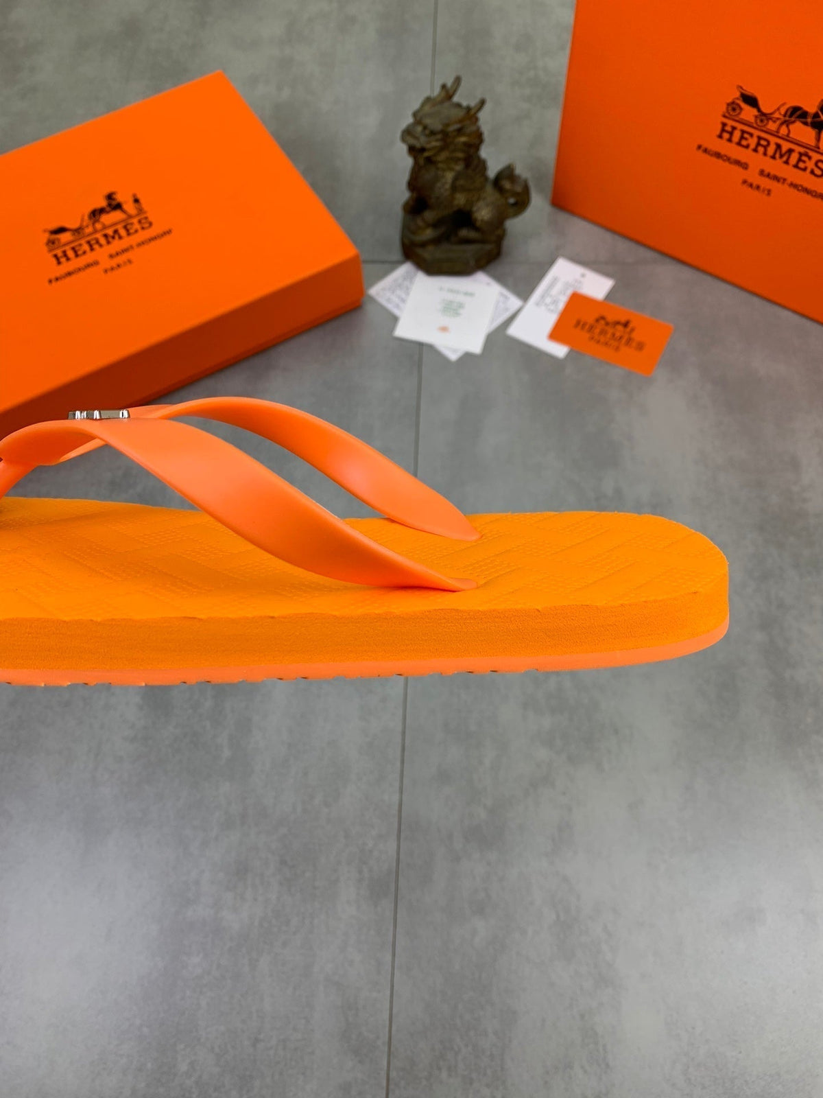 HM THONG SLIPPERS TIGER RUBBER