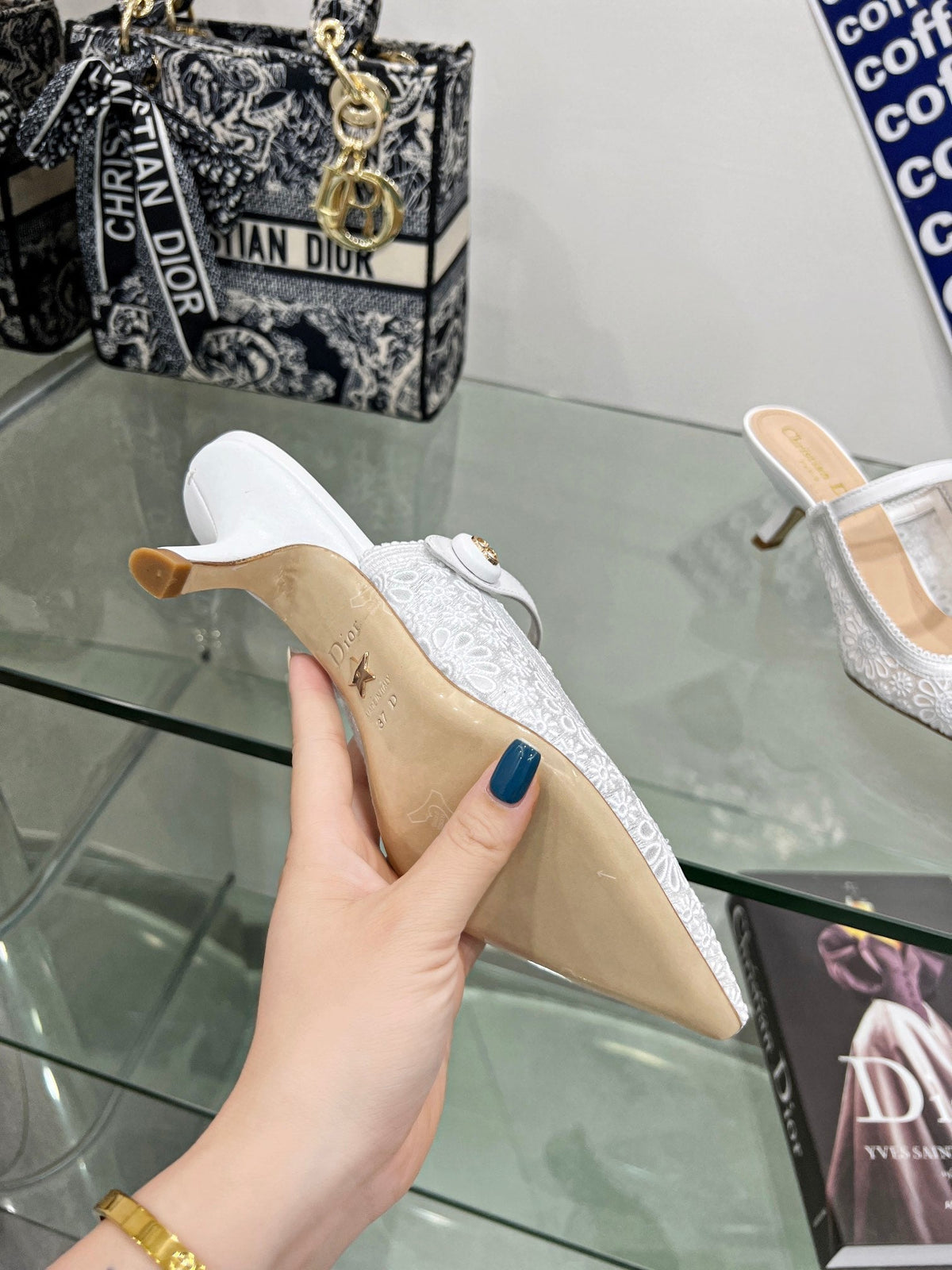 cd pump 65 transparent mesh embroidered white flower moitf