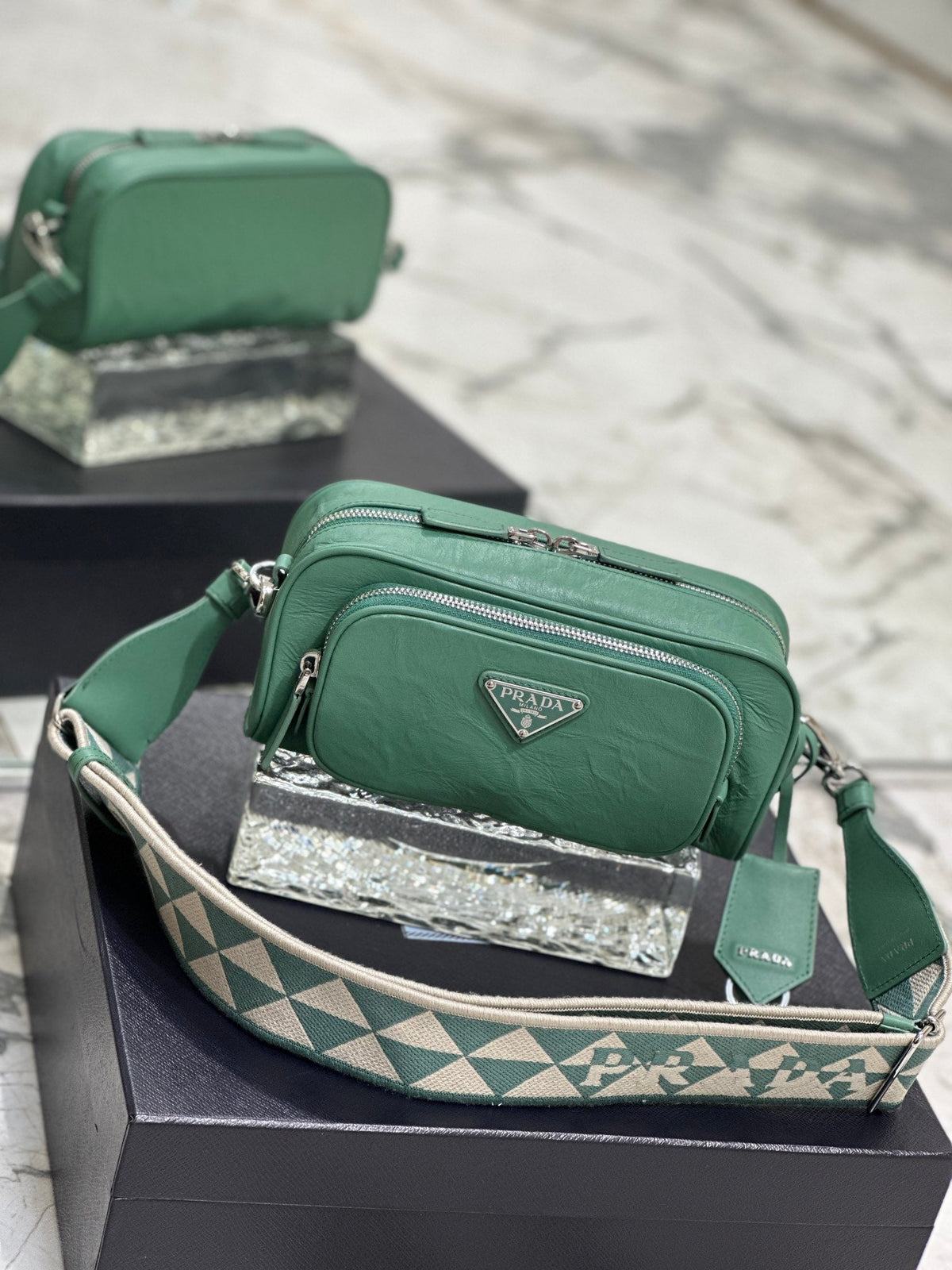 CAMERA BAG 23 IN CASTLETON GREEN WRINKLED LAMBSKIN