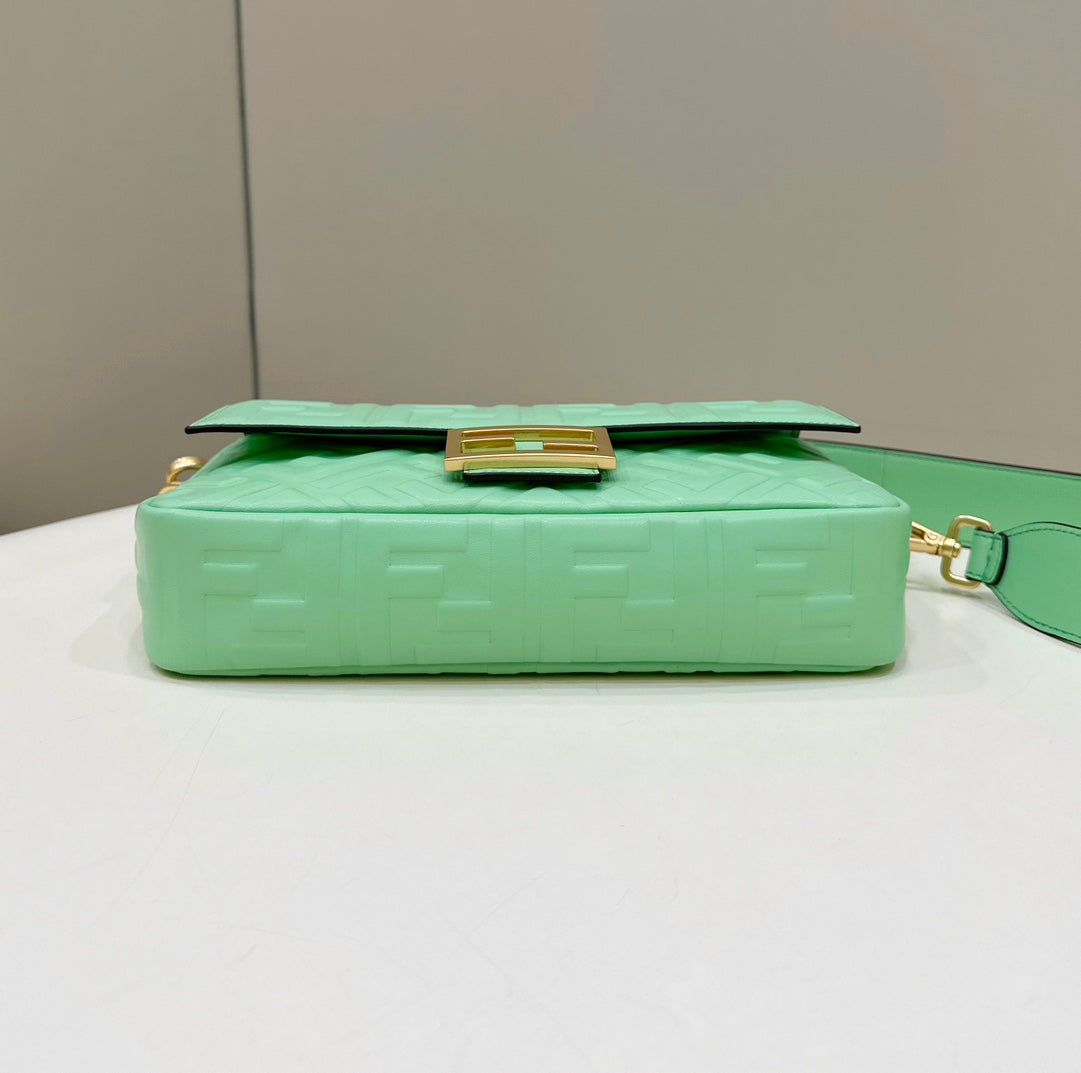 Baguette 27cm Green Lambskin Gold Hardware