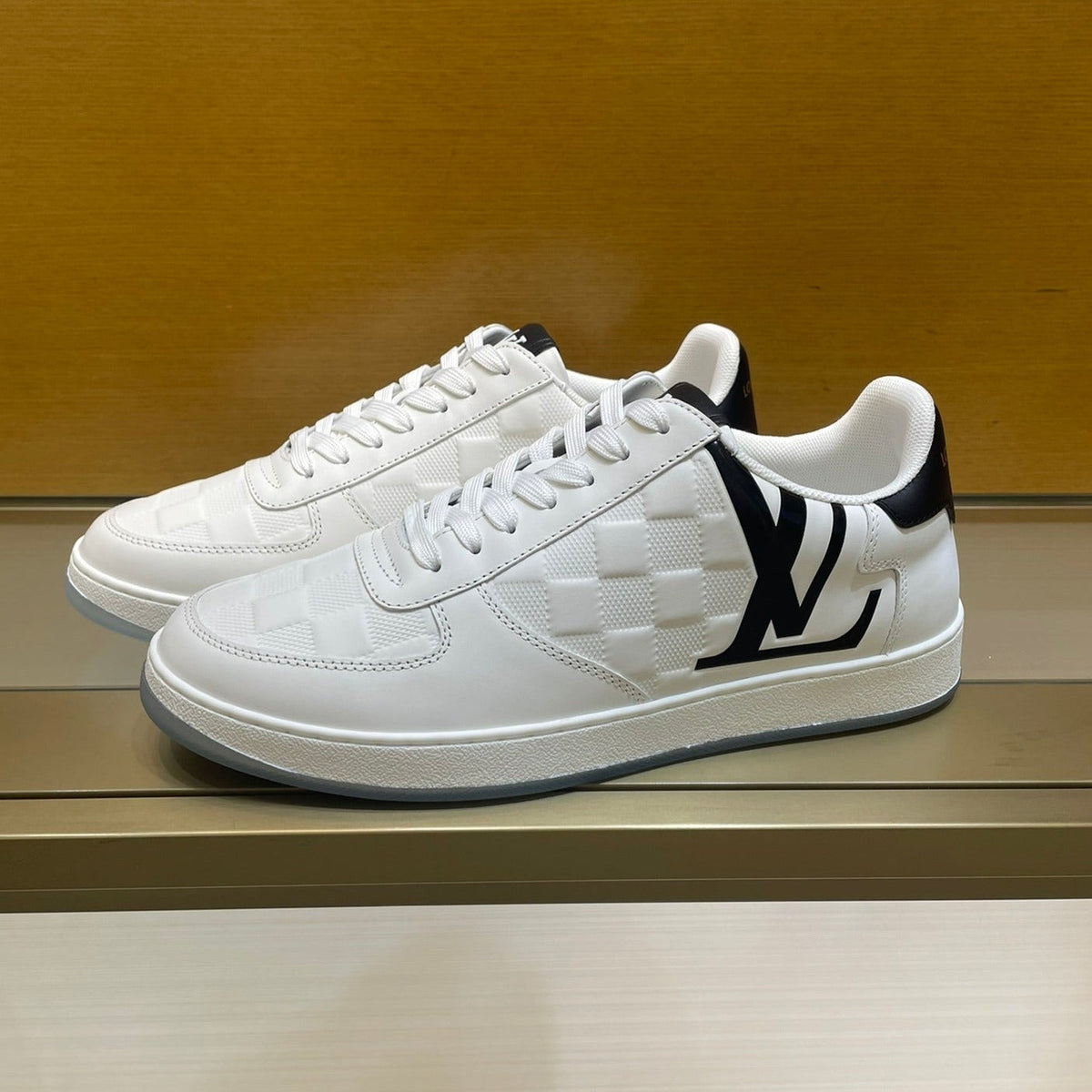 LV RIVOLI SNEAKER MEN WHITE