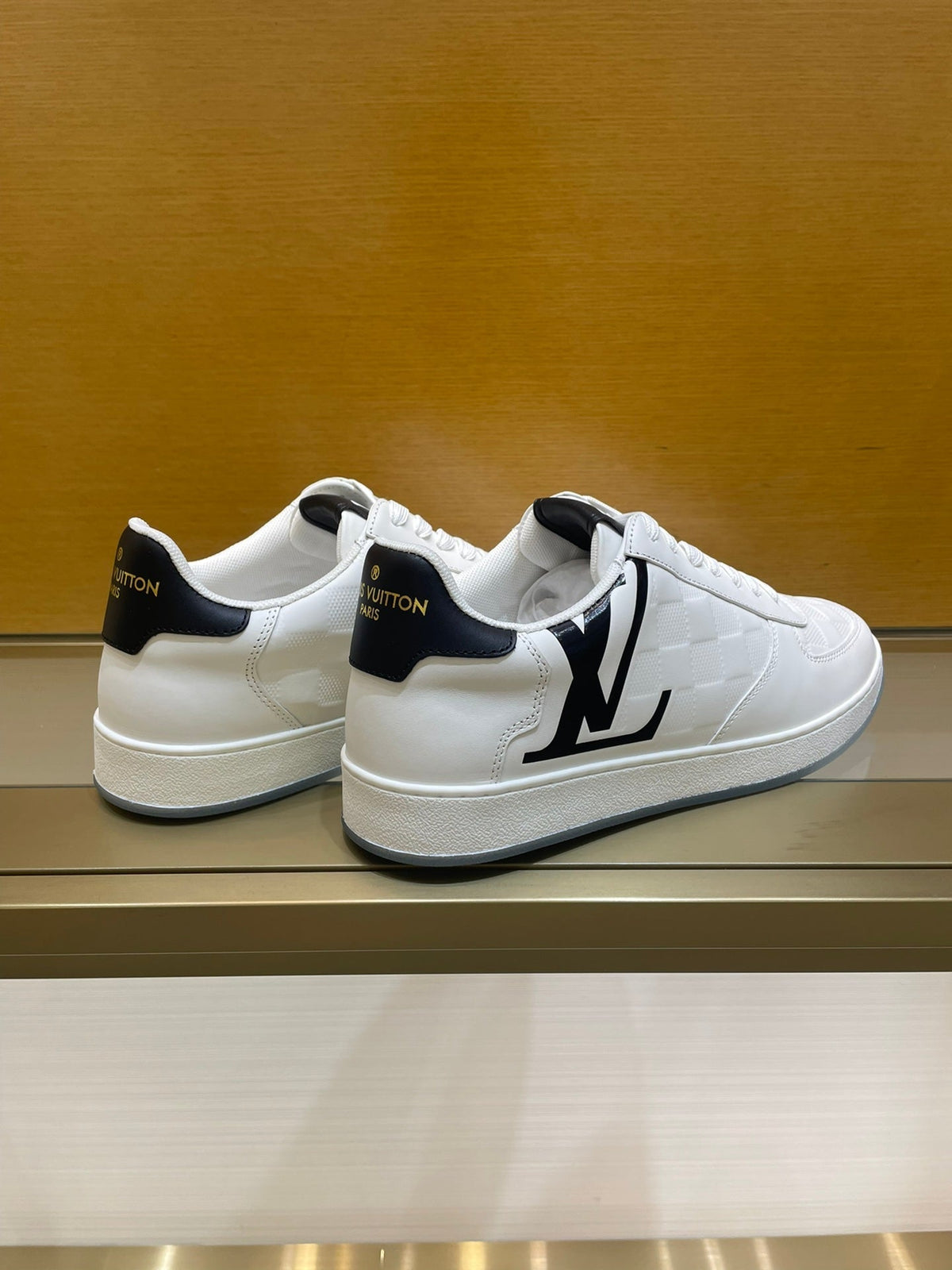 LV RIVOLI SNEAKER MEN WHITE