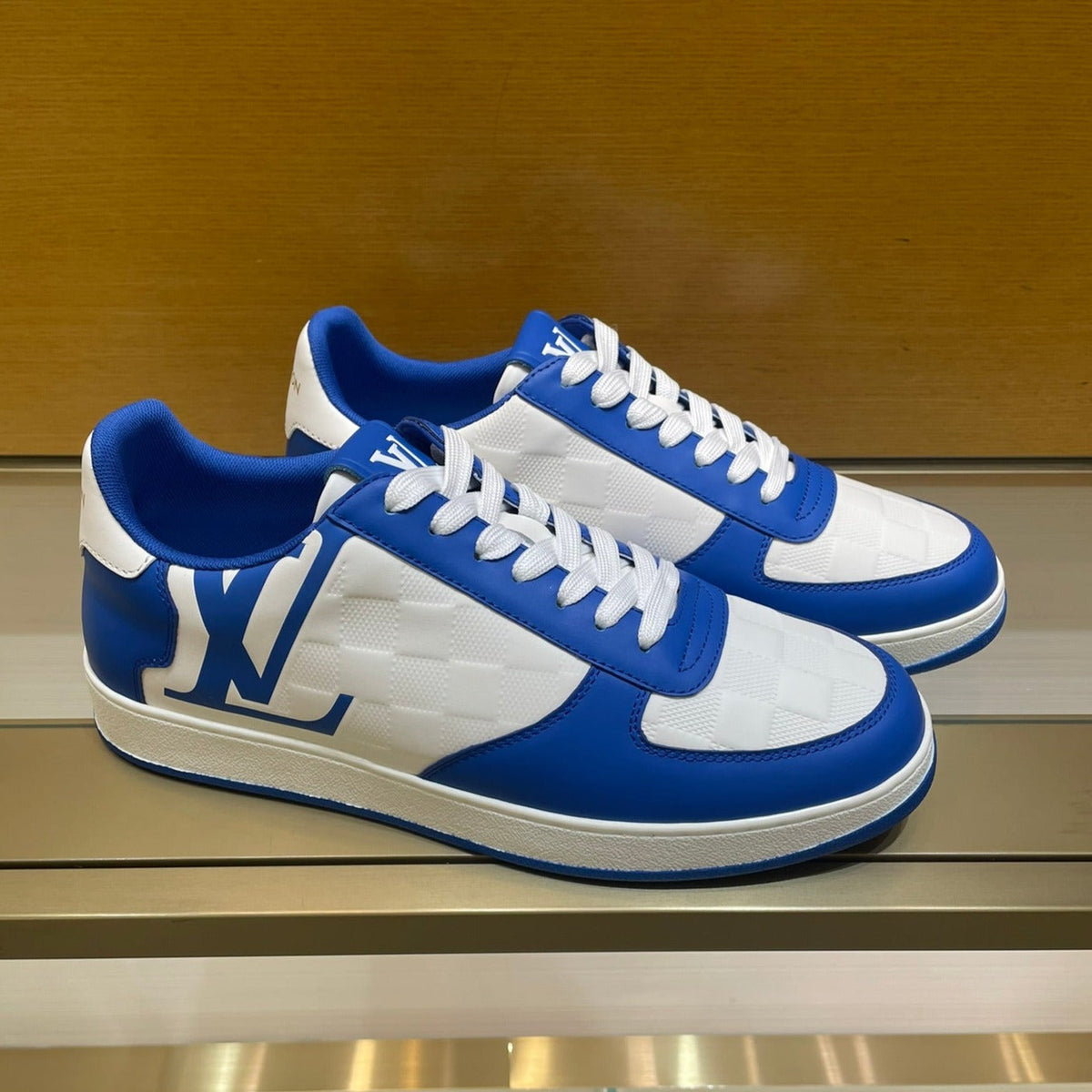 LV RIVOLI SNEAKER MEN BLUE WHITE