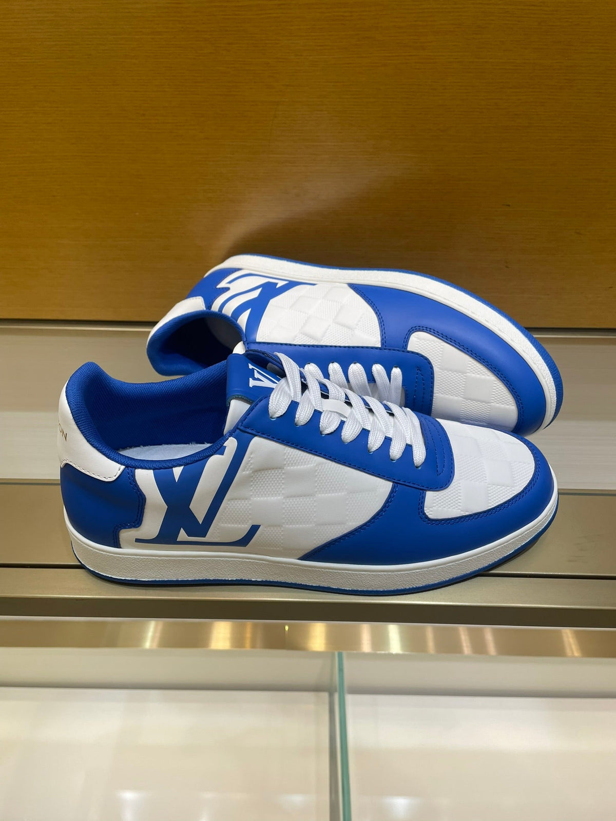 LV RIVOLI SNEAKER MEN BLUE WHITE