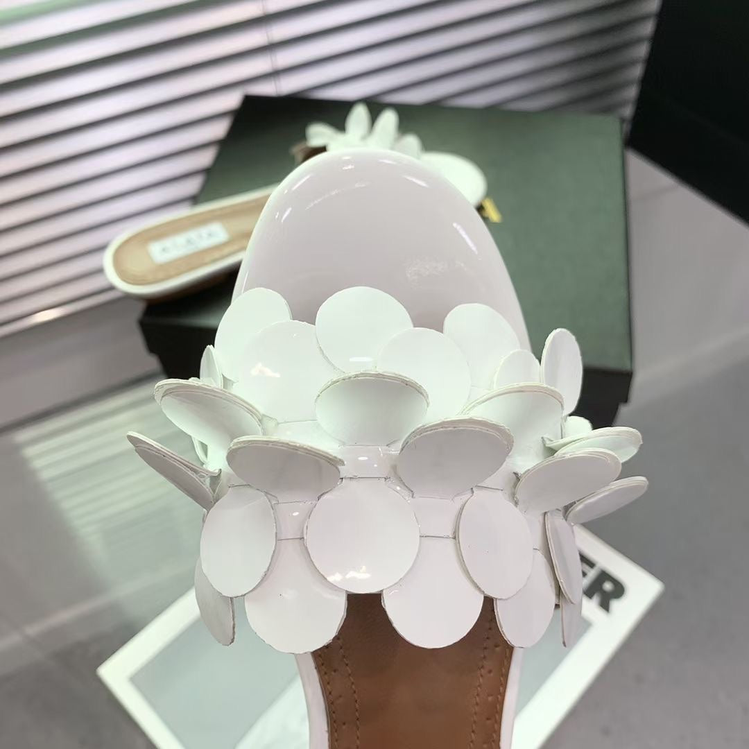 Alaia 25 Flower Slippers White Sheepskin 293161