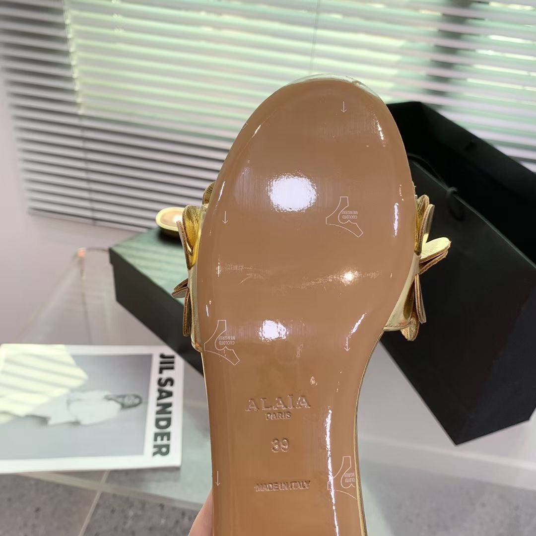 Alaia 25 Flower Slippers Gold Sheepskin 293162