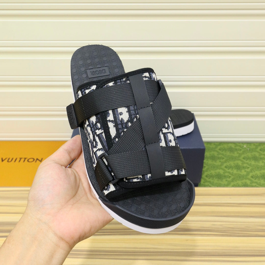 CD ALPHA SANDAL BLACK AND BEIGE JACQUARD