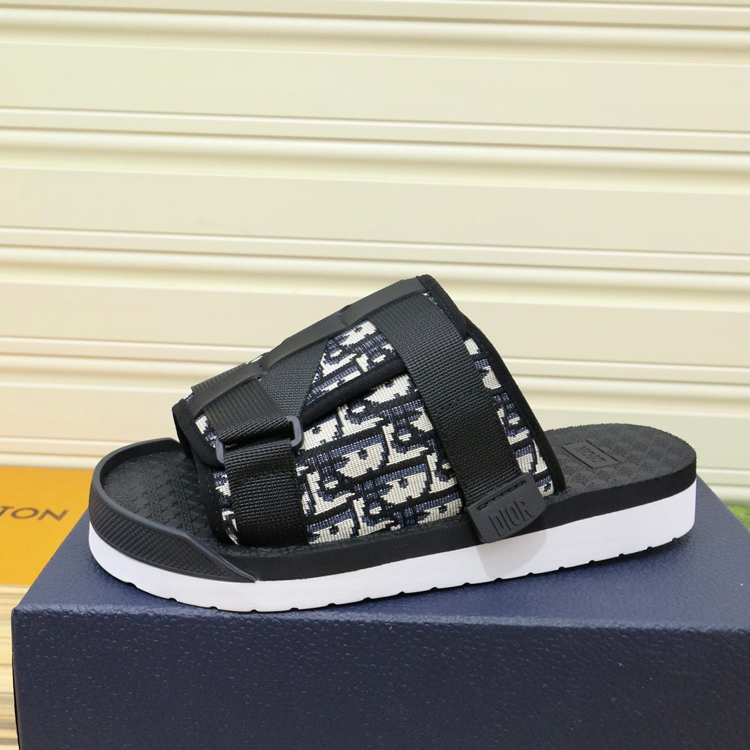 CD ALPHA SANDAL BLACK AND BEIGE JACQUARD