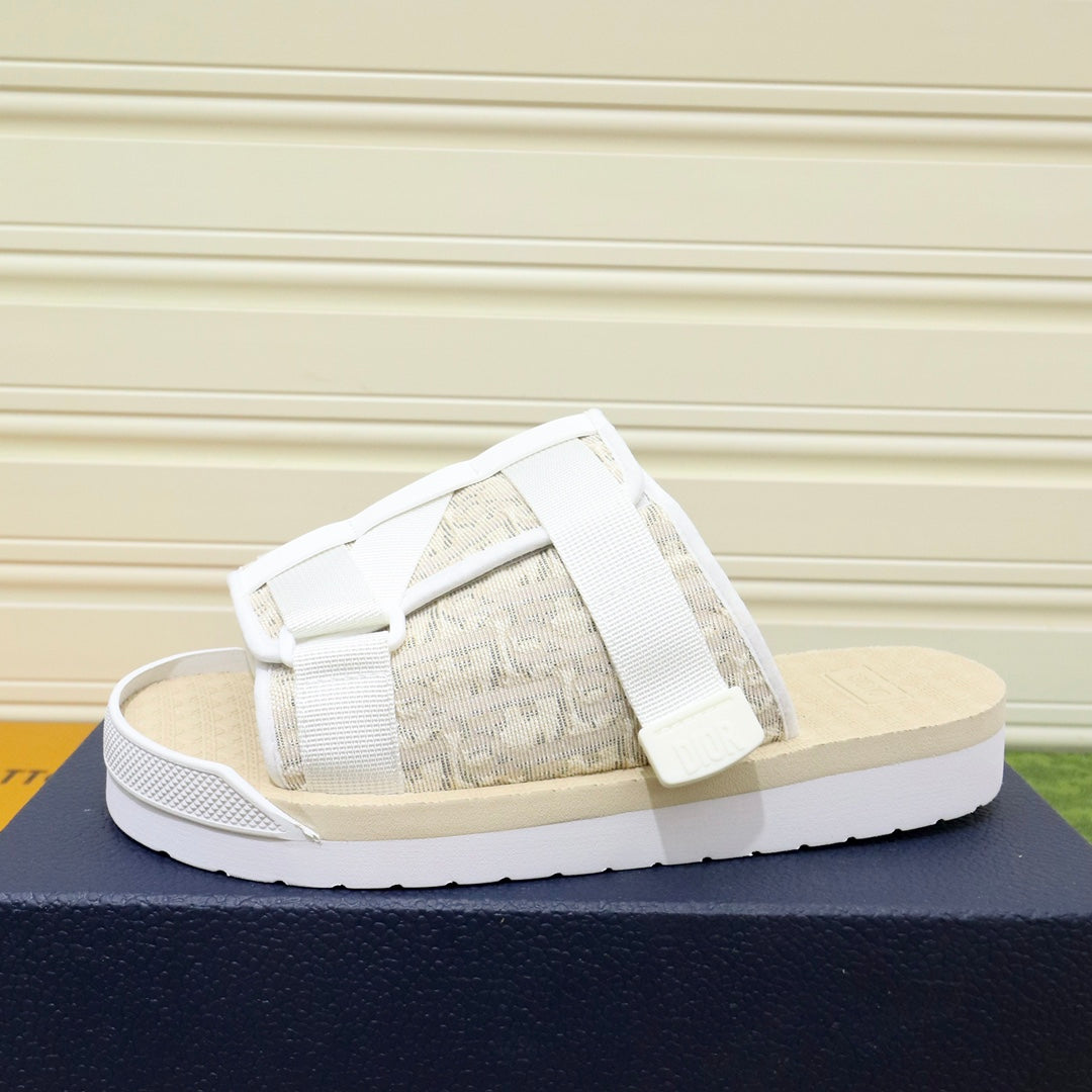 CD ALPHA SANDAL WHITE AND BEIGE JACQUARD