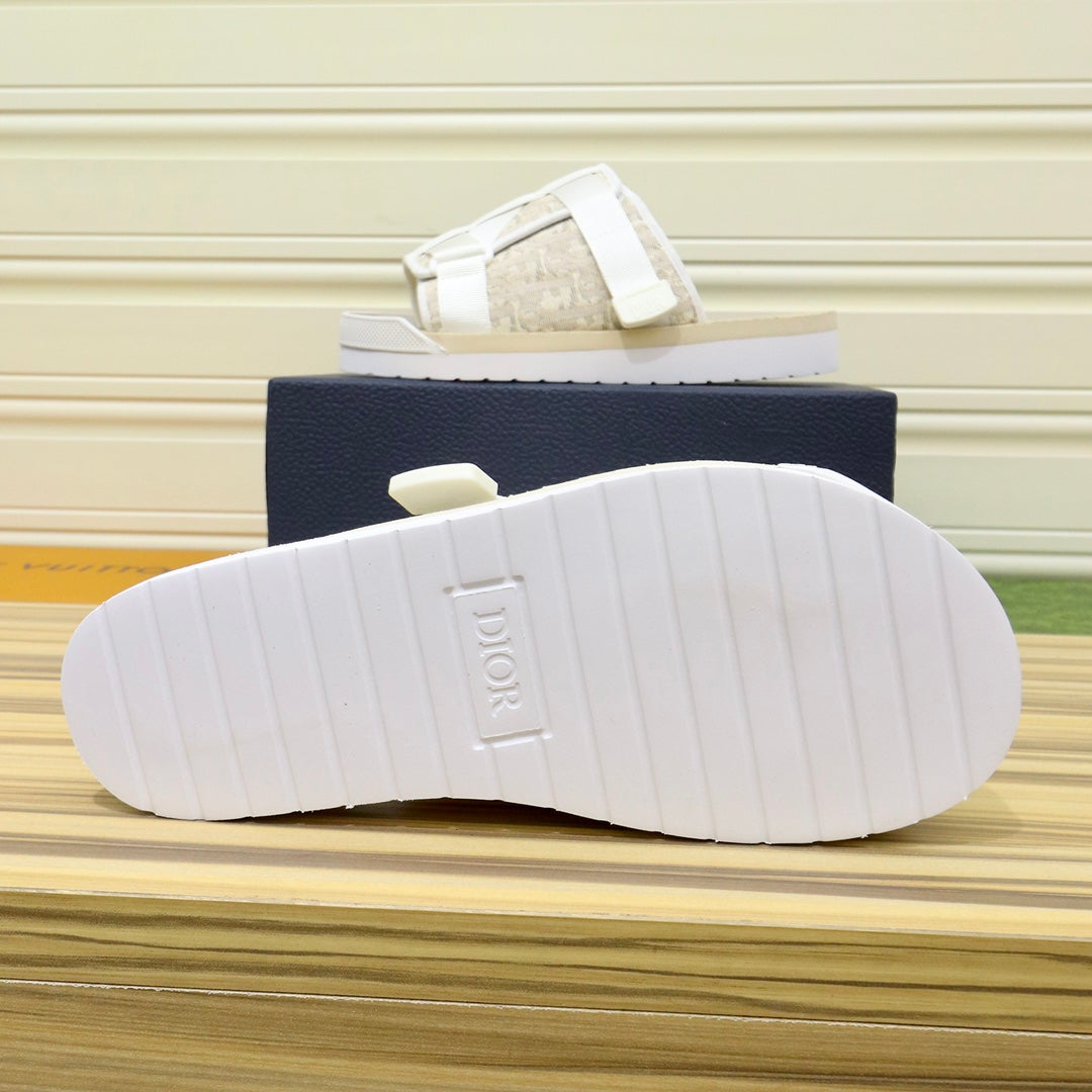 CD ALPHA SANDAL WHITE AND BEIGE JACQUARD