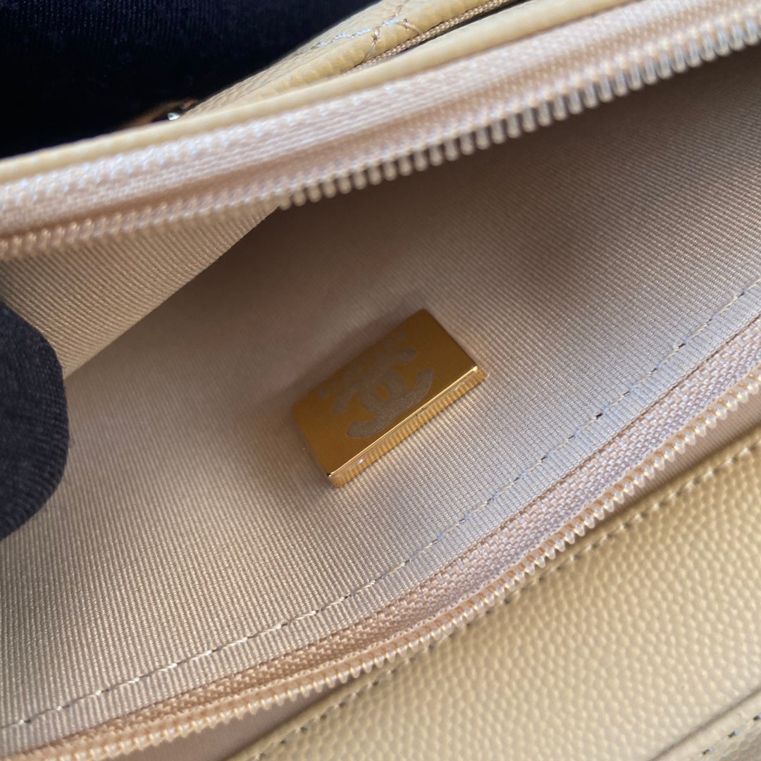CC Woc 20cm Lime Grained Calfskin Gold Hardware