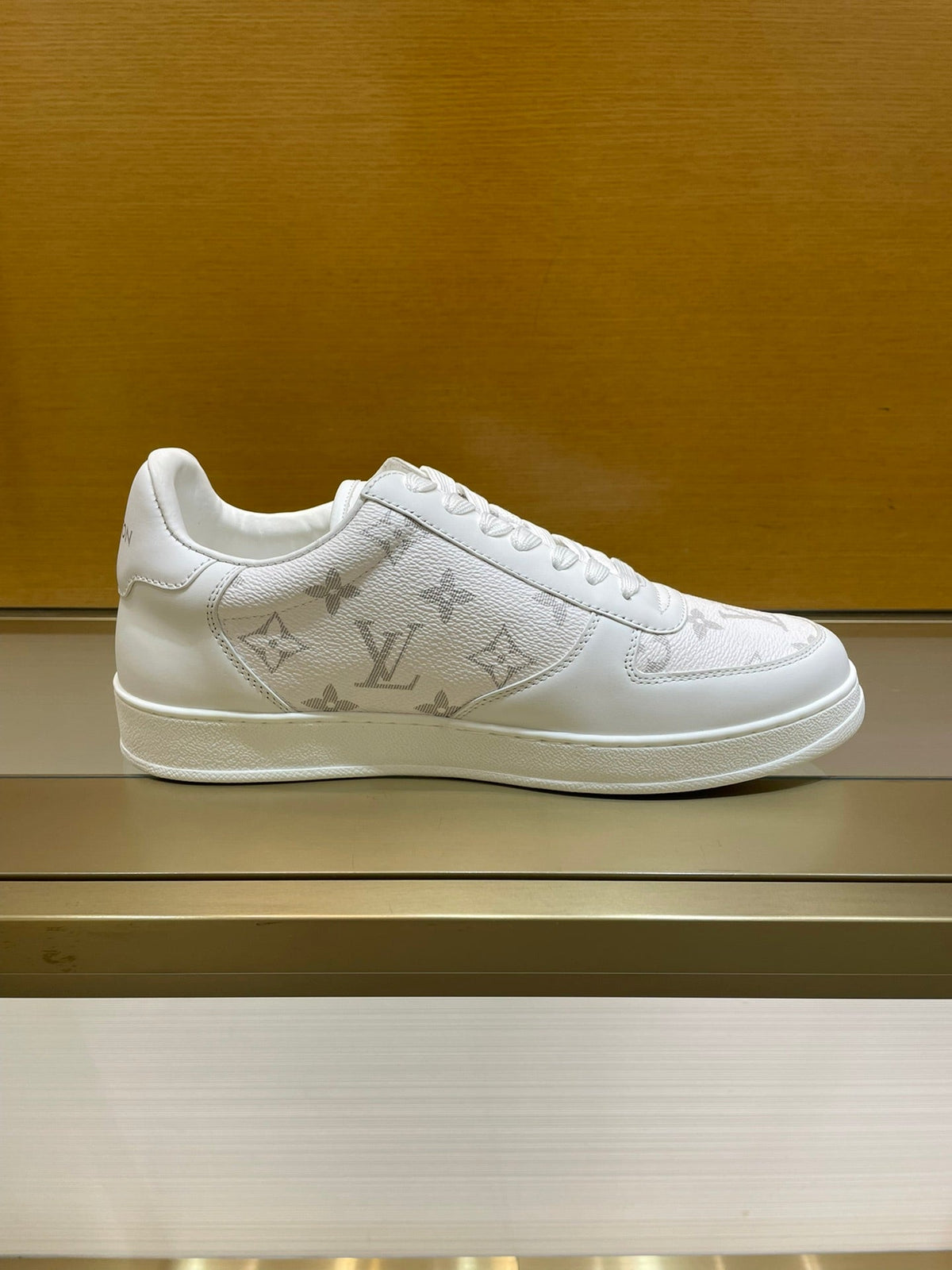 LV RIVOLI SNEAKER WHITE
