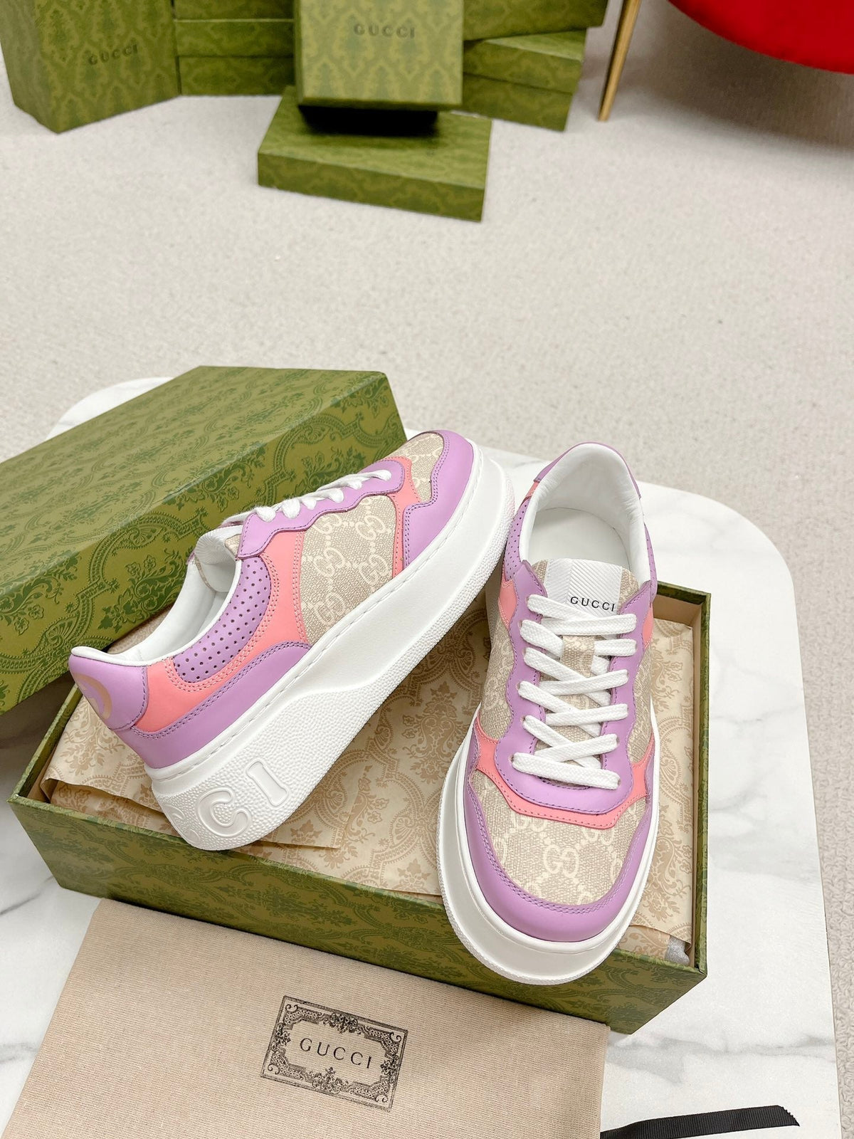 GG TRAINER LIGHT GRAY AND PURPLE CALFSKIN