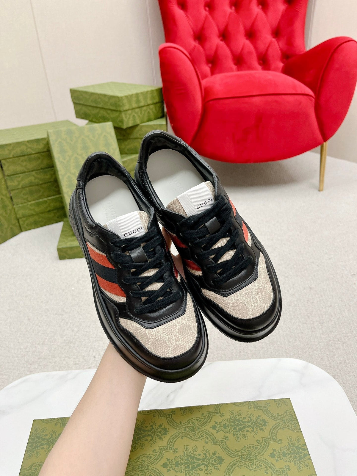 GG TRAINER BLACK AND CREAM CALFSKIN