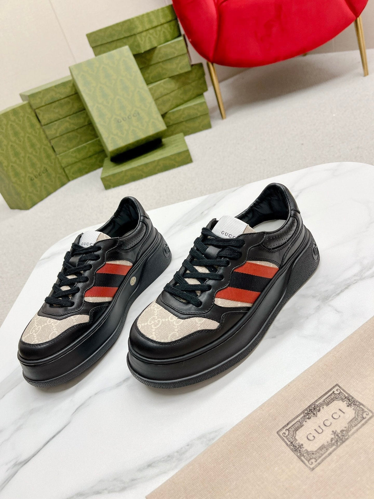 GG TRAINER BLACK AND CREAM CALFSKIN