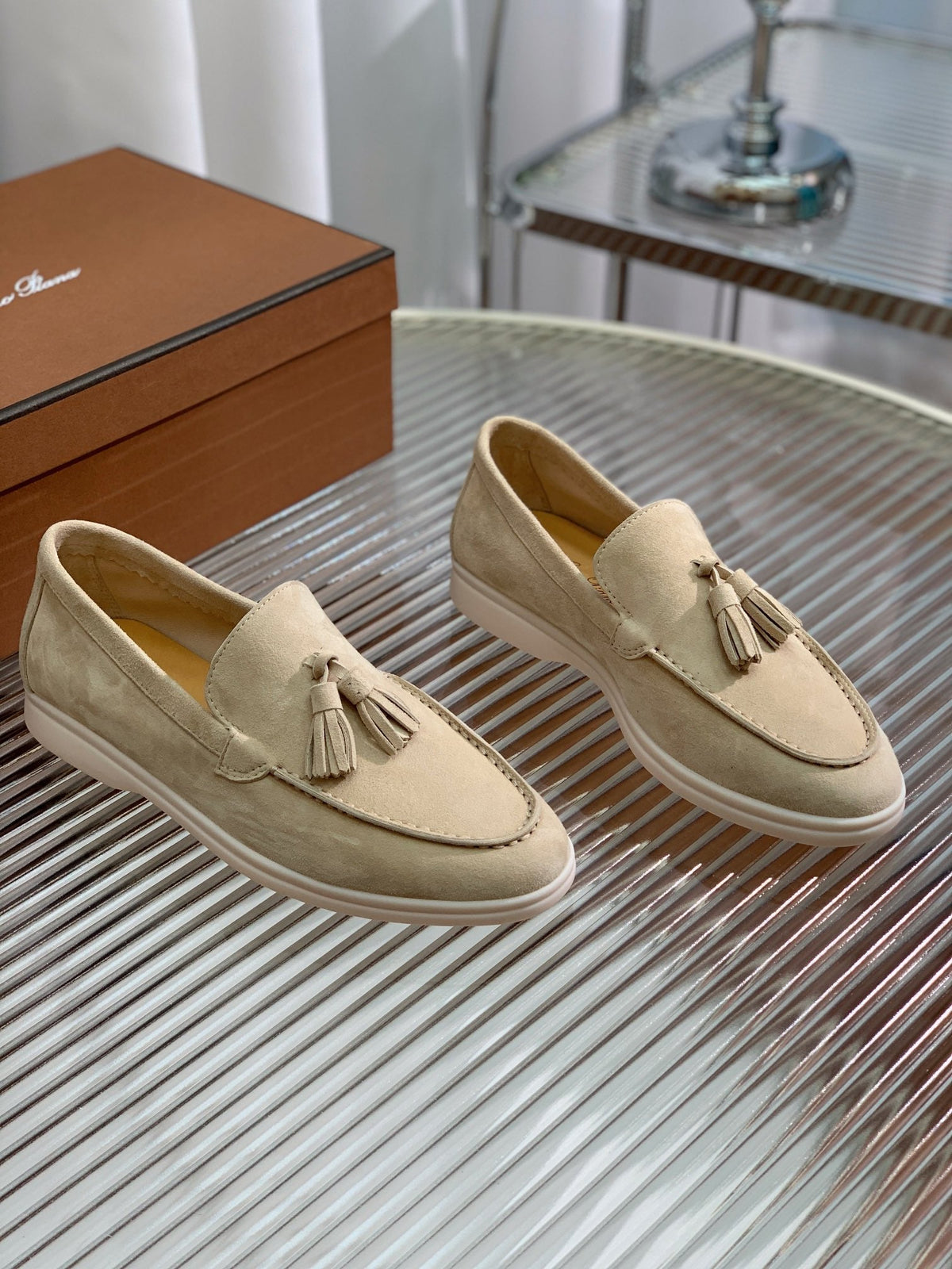 lp dot sole walk loafer beige suede