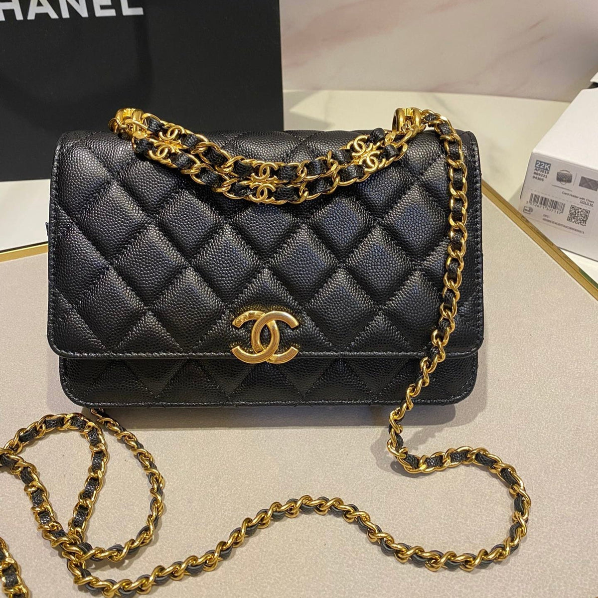 CC 24K Woc 19cm Black Grained Calfskin Gold Hardware