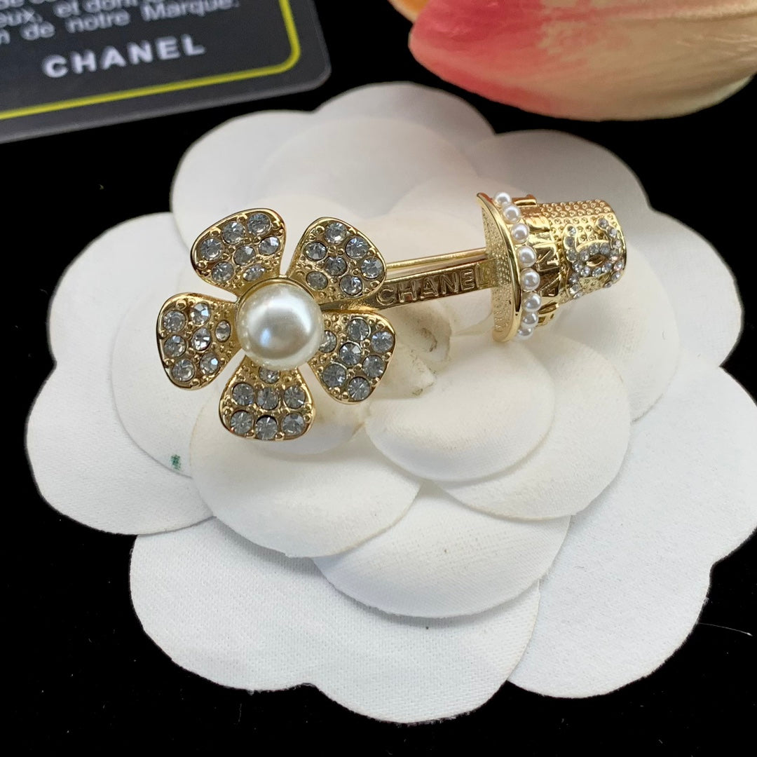 CC Brooch Gold 178143