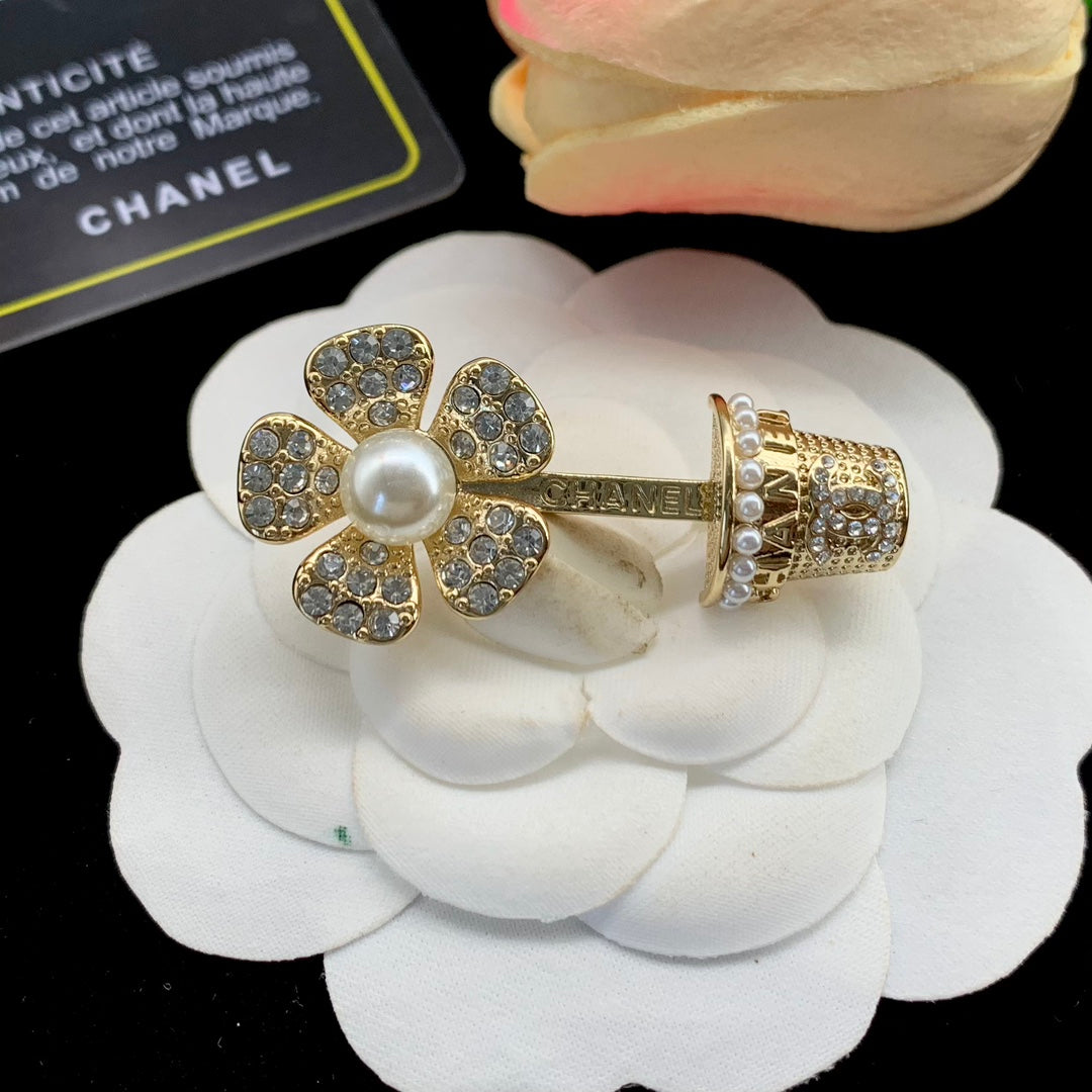 CC Brooch Gold 178143