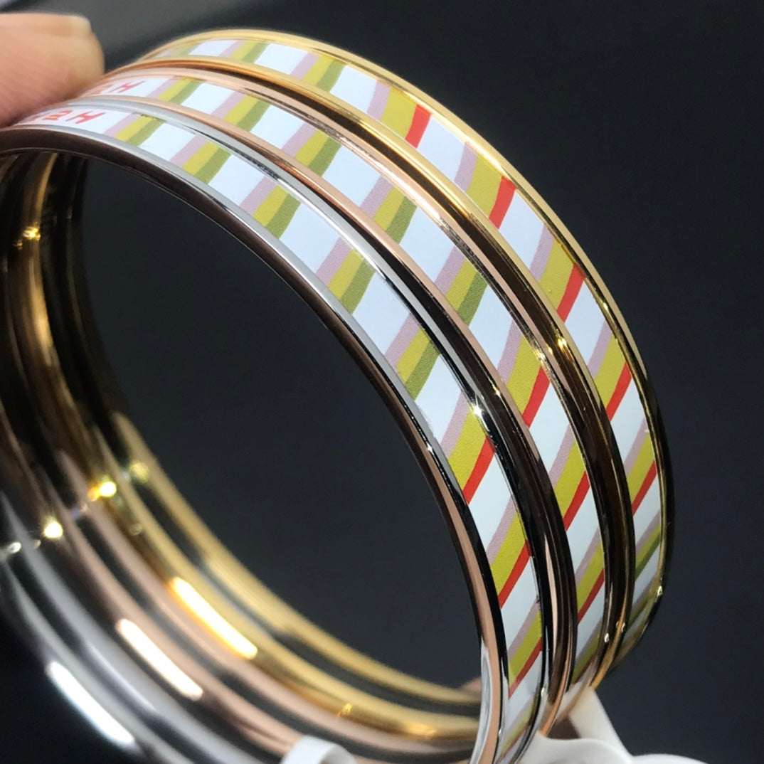 H Enamel Bangle White Green Bracelet